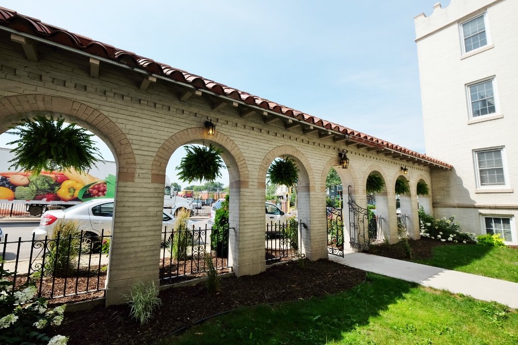 The Granada Central Lakes of Uptown