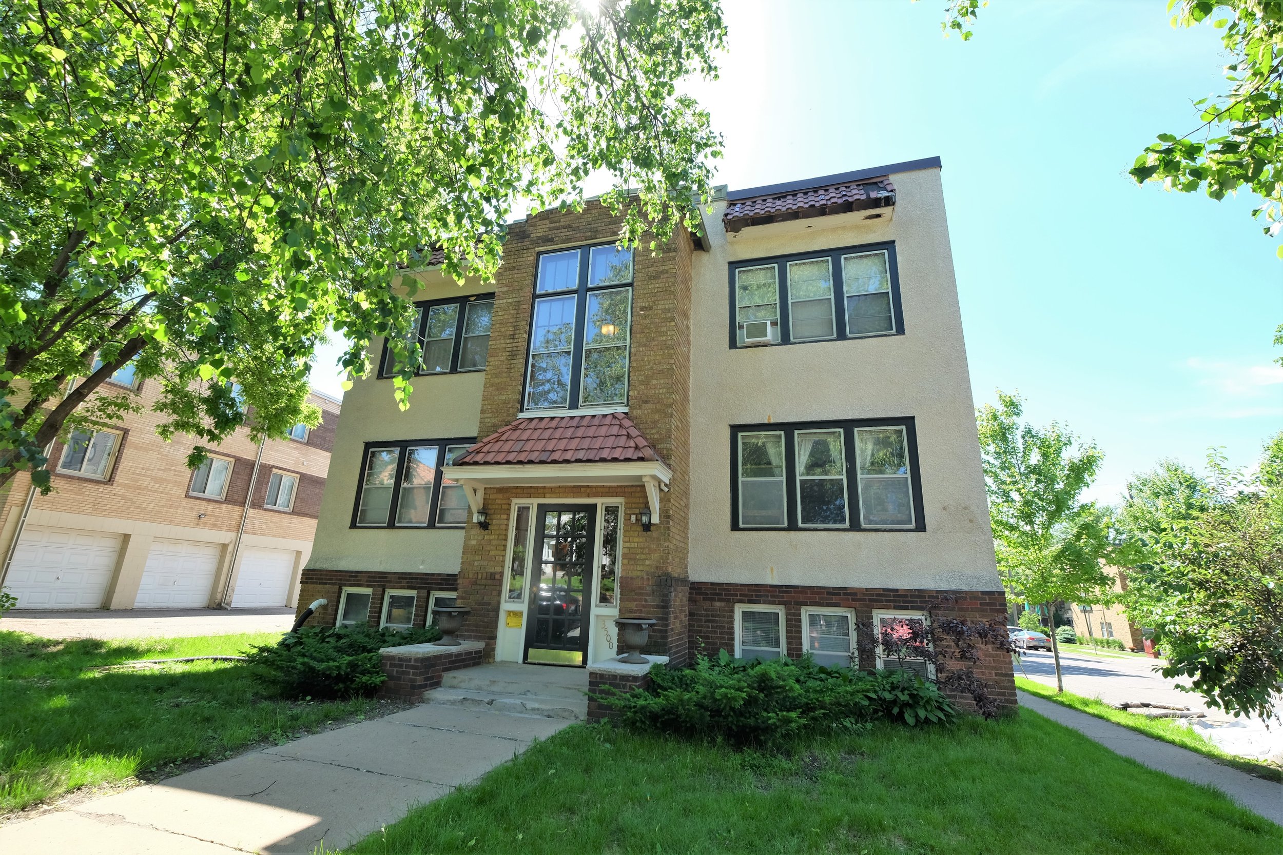 Colfax Apartments Central Lakes of Uptown