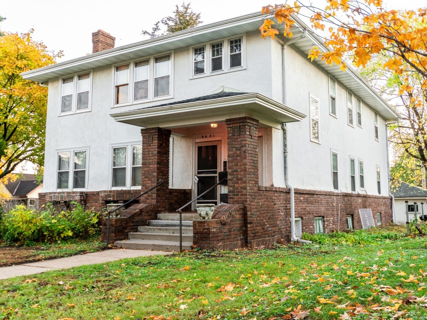 Properties Central Lakes of Uptown