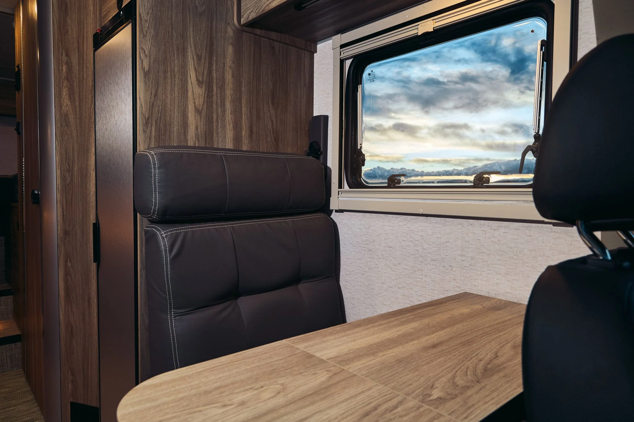 winnebago_ekko_van_automotive_photographer_denver_ _25.jpg