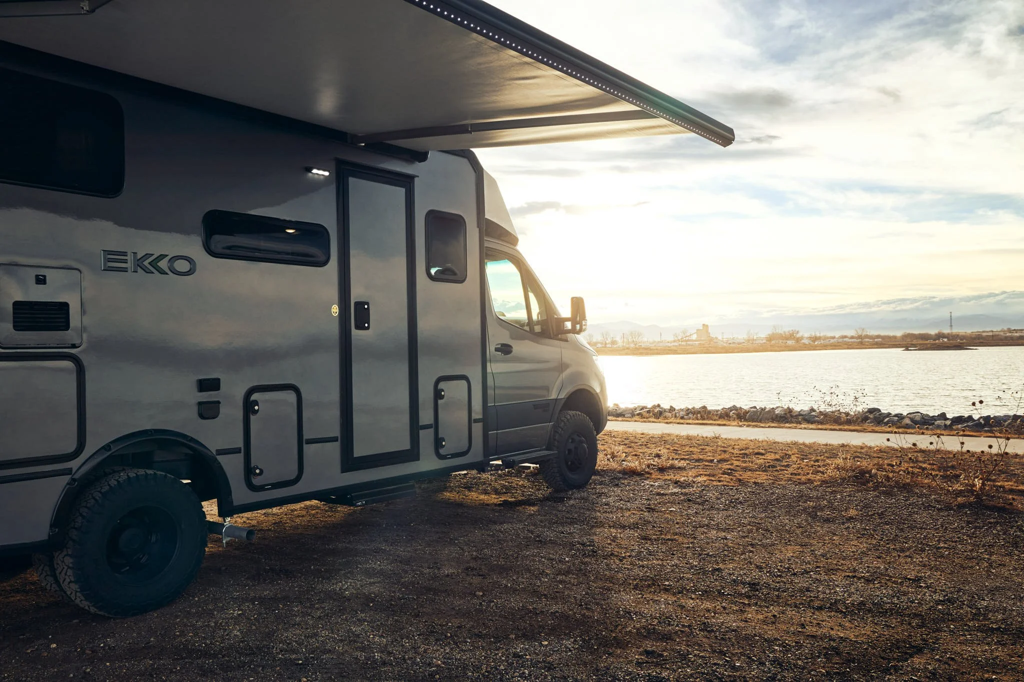 winnebago_ekko_van_automotive_photographer_denver_ _30.jpg