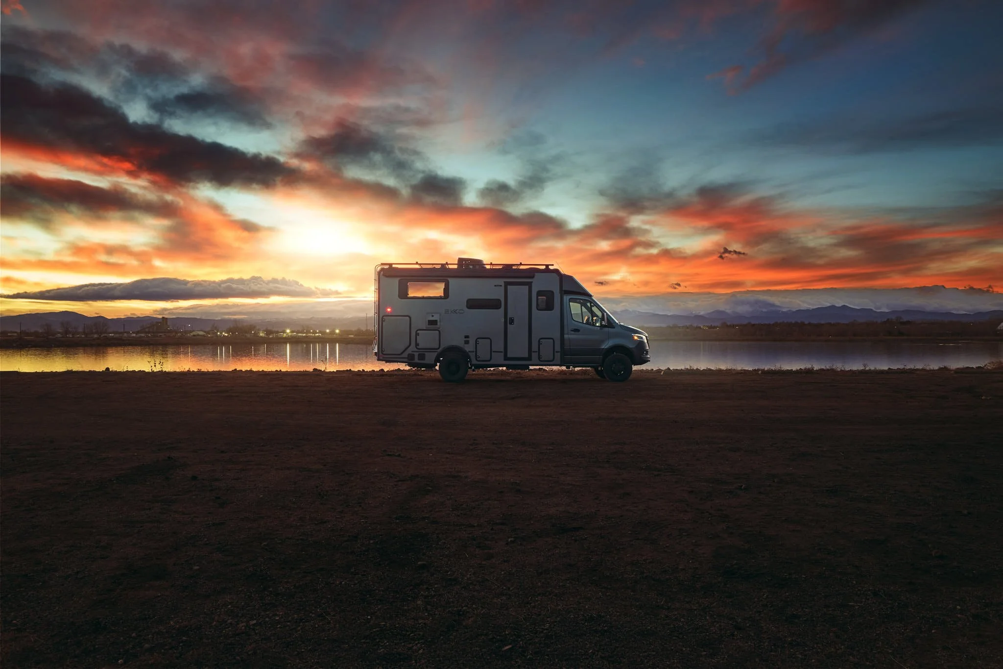 winnebago_ekko_van_automotive_photographer_denver_ _47.jpg