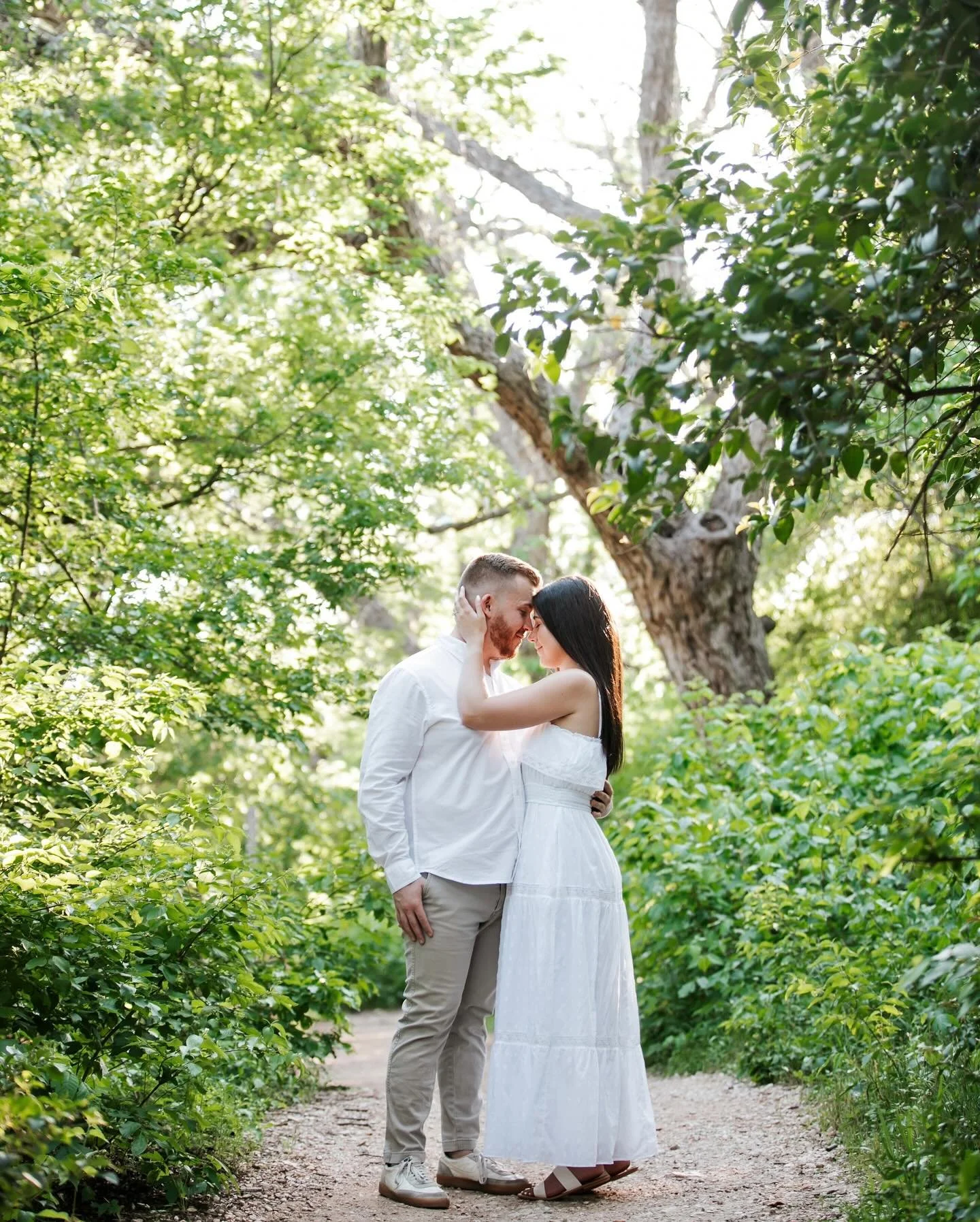 🤍💍
&bull;
&bull;
&bull;
#engaged #engagementphotography #engagementphotographer #nyphotography #nyphotographer #couplephotography