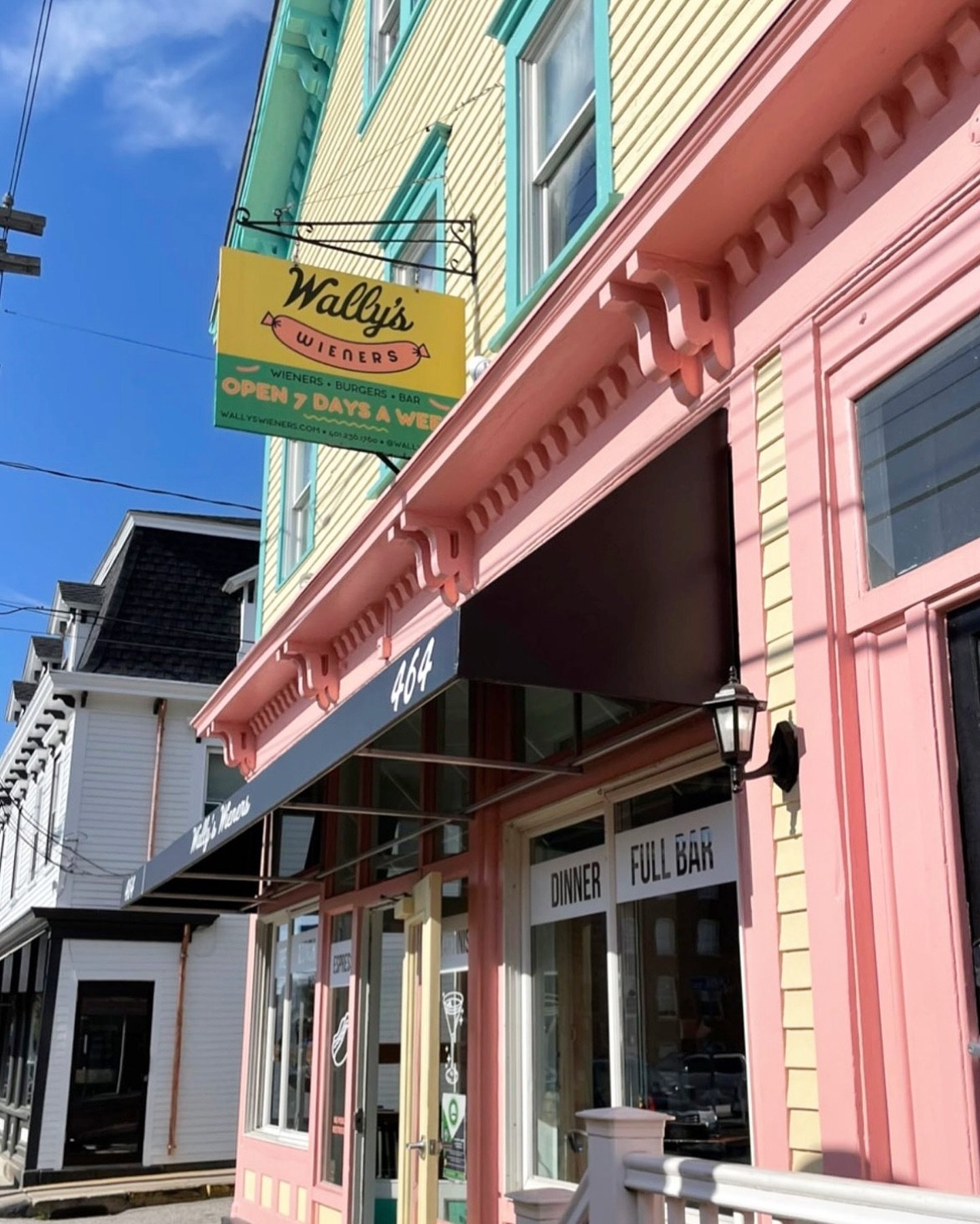 Perfect day for some Wally&rsquo;s! 😍🌭✨
.
#wallys #wallyswieners #wieners #newportri #thamesst