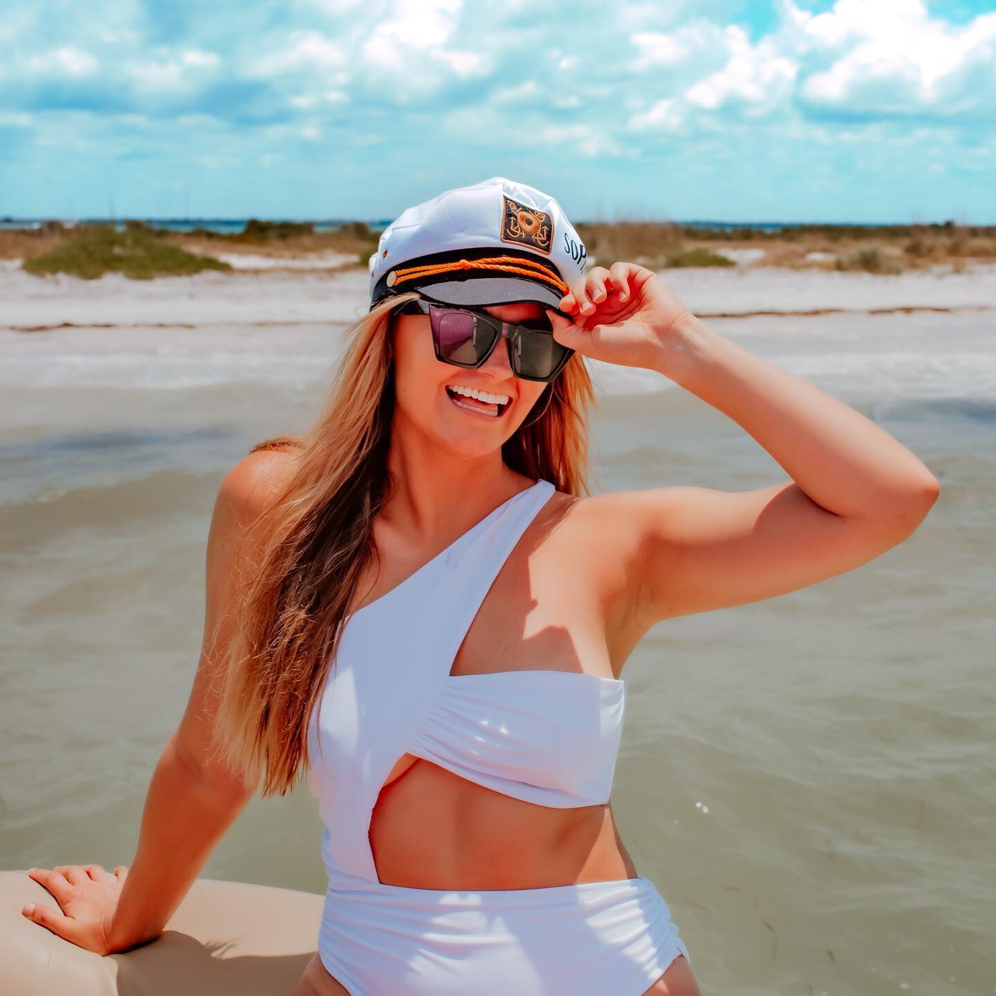 Island Hopping⚓️? Pool Party? Or Beach day? Bachelorettes on the water just hit different 🌊💙 You&rsquo;re minutes away from the water here in Tampa Bay so take advantage of it! If a boat day isn&rsquo;t in the cards&hellip;opt for a Beach Day, Tiki