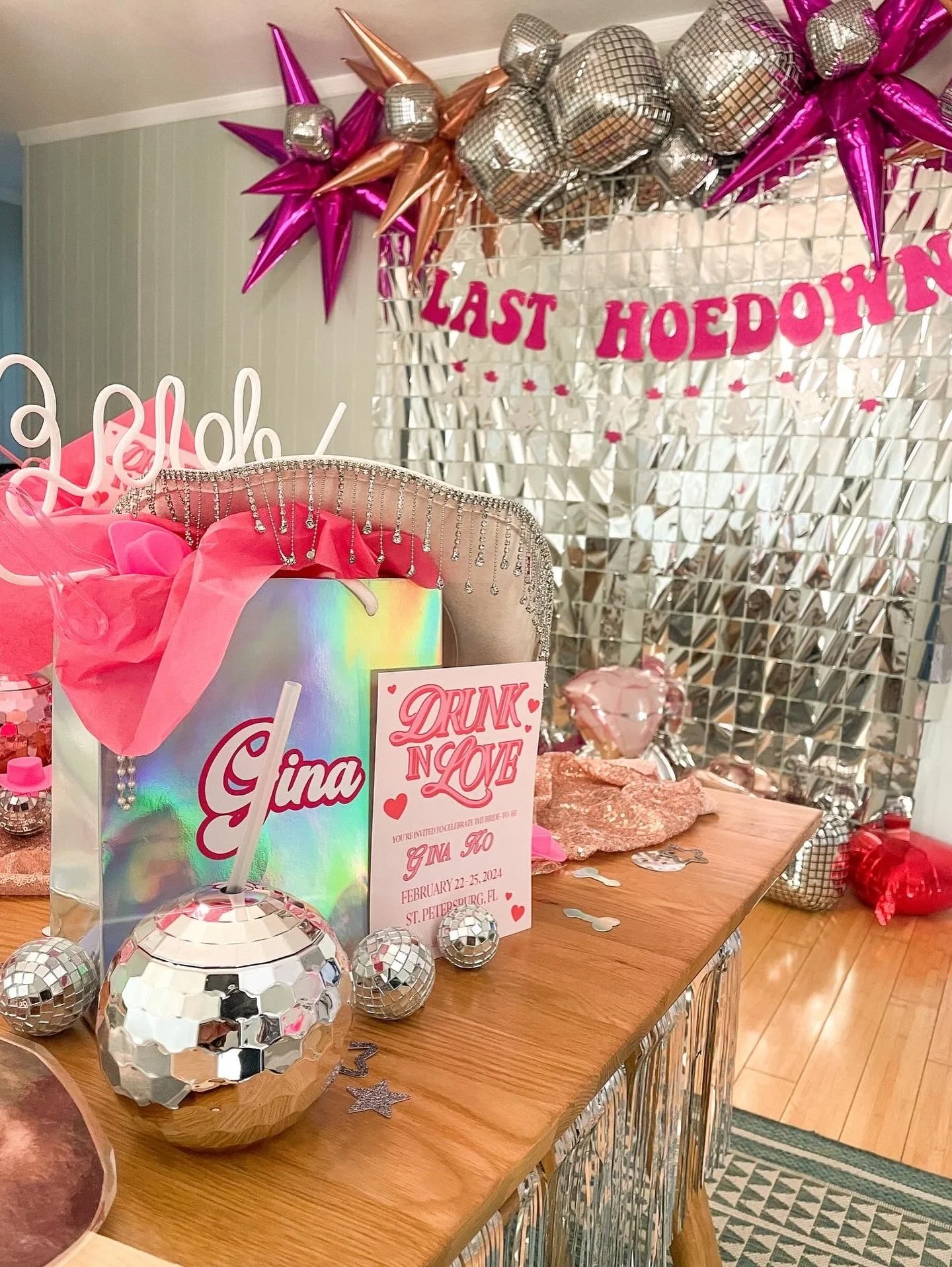 Client: No Latex Balloons
Us: Challenge Accepted 

Head to the link in our bio! We&rsquo;ll send you our Brochure of services and pricing! 

Tampa Bachelorette | St. Petersburg Bachelorette | Clearwater Bachelorette | Tampa Bay Bachelorette | Seashel