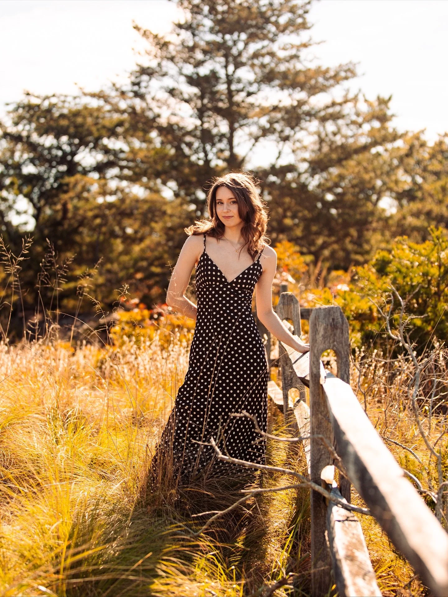 Some of my favorites from this senior session 🍂
Seniorsssss - this is the PERFRCT time of year to book your shoot. The colors are unbeatable. And it&rsquo;s not tooo cold yet. I&rsquo;ve still got spots left in November, get them before they&rsquo;r