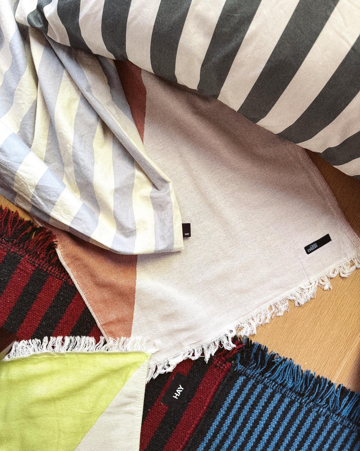 just hanging out w/ one of my fav brands, HAY
lines + stripes + color, oh my! 🥰
🦁🐅🐻

#haydesign #textileart #modernart #style #housedesign #coolhouse #houseart #dwr #design #designer #textiledesigner #linesandshapes #modernhome #designscene #dwel