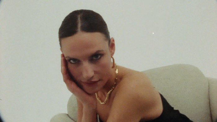 LAURA MERCIER