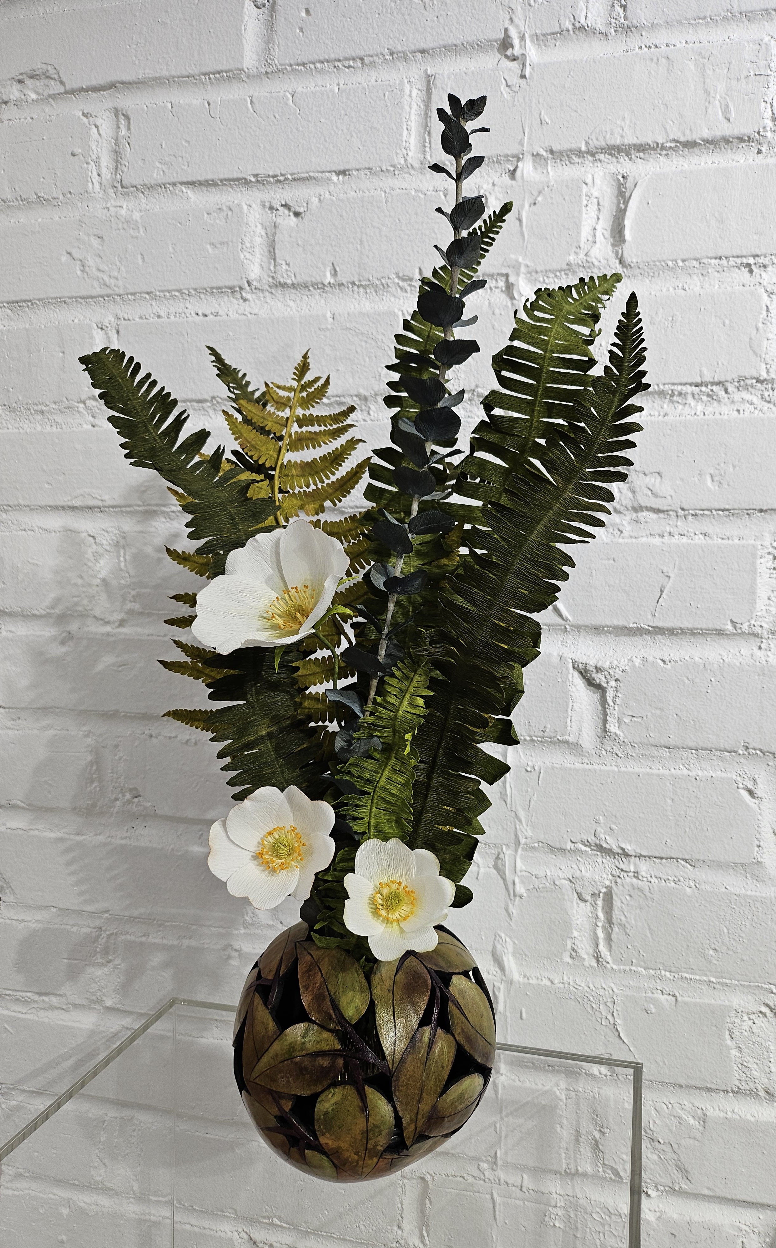 Fern Gourd
Handcrafted from German and Italian crepe papers - ferns, eucalyptus stem, three wild roses. Displayed in filigree gourd created by Janet Bratcher of JBratcherGourdArt