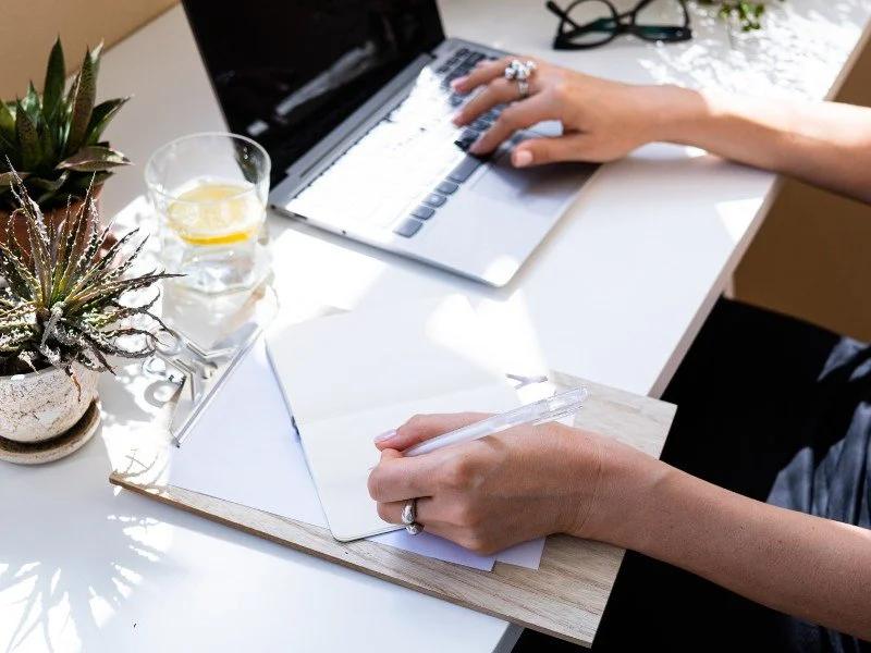 Decluttered Deck in Home Office