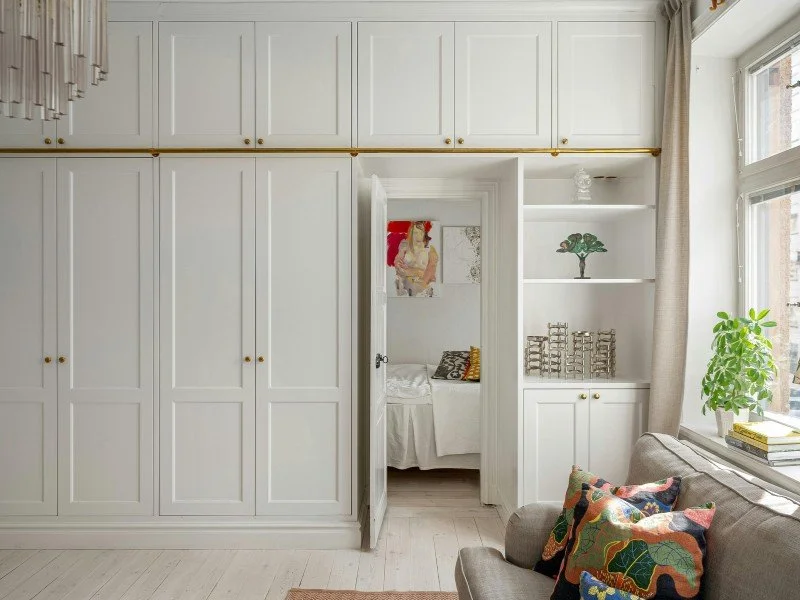 Stylish wardrobe with optimized storage.