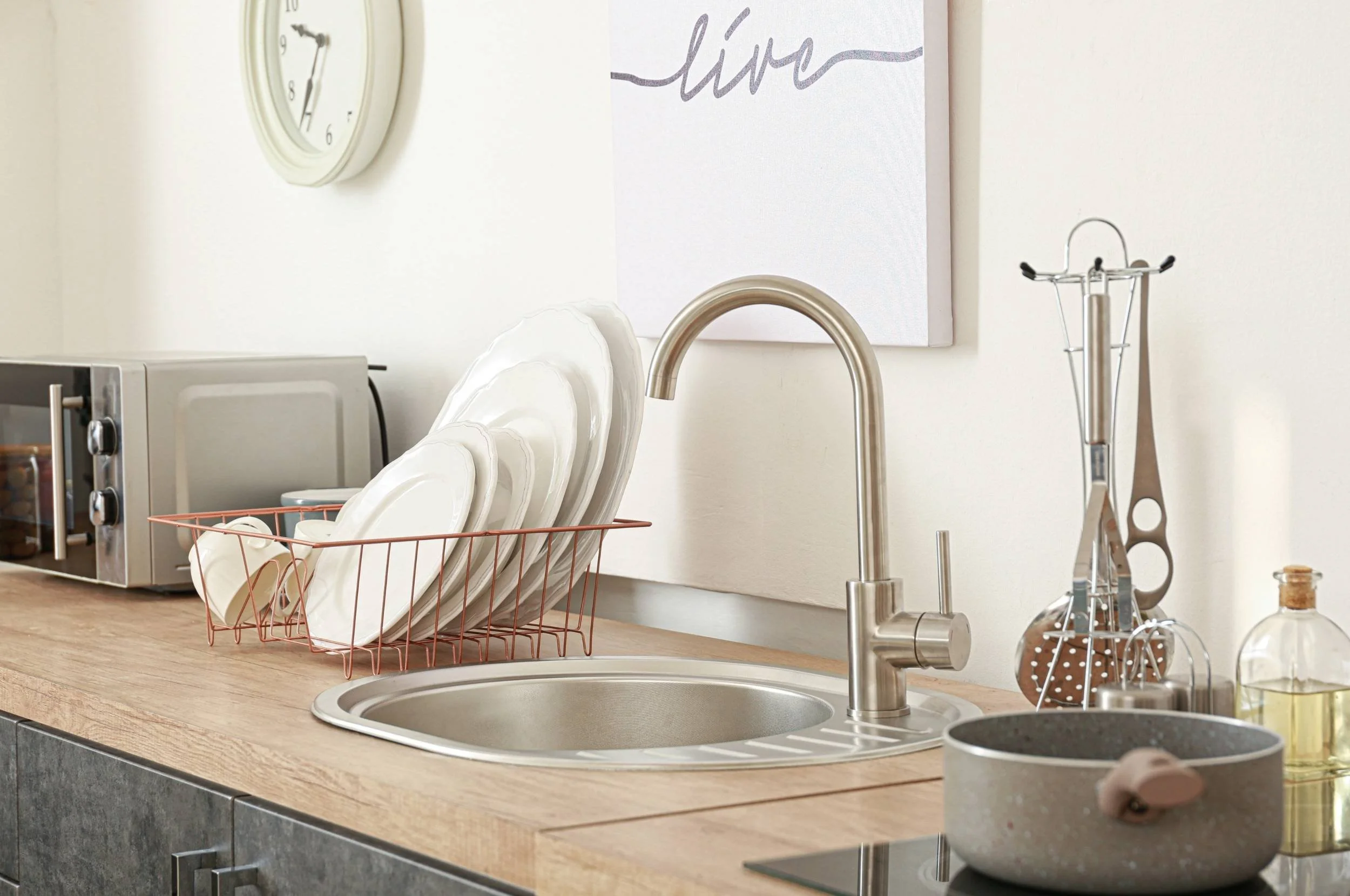 Kitchen Cleaning Tips for an Organized Home