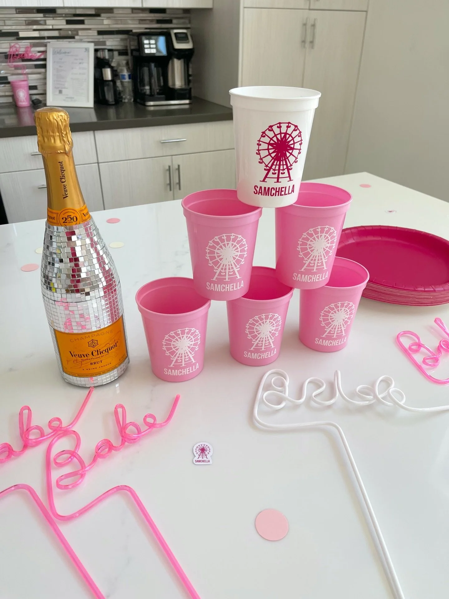 headed to the desert? your house should be as hot as your outfits 🌵✨