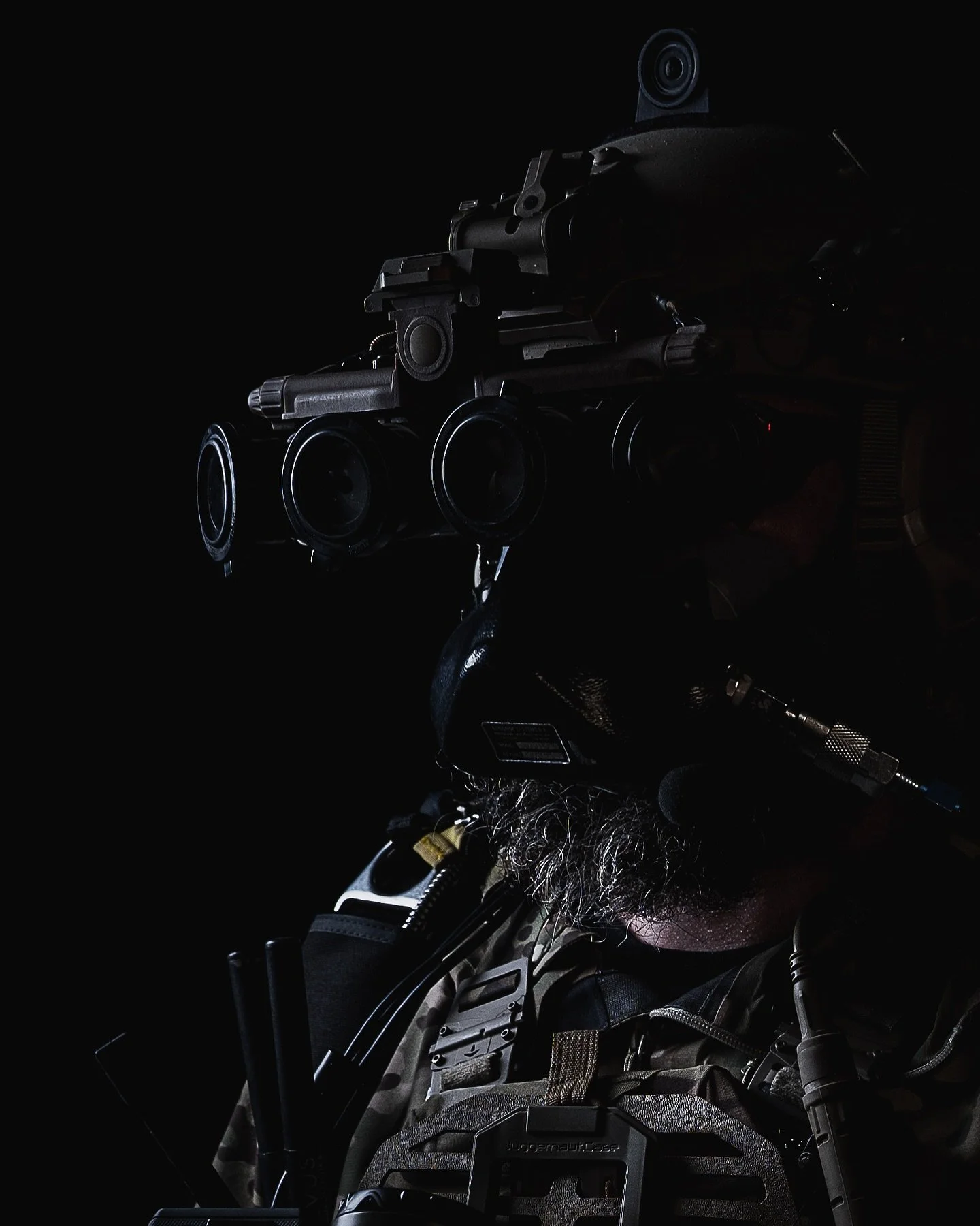 HALO
.
Not just my favorite game, but also the primary theme of an upcoming shoot with @beware_media_group. It&rsquo;s gonna be sick. 
🪂🥷📸 
.
#photosneverdie #bewaremediagroup #sony #sonyalpha #photographer #cinematography #tactical #sof #deltafor