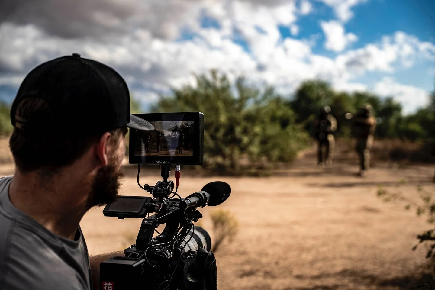 My dude @calebthecameraguy working his magic behind the camera 🎥
.
@beware_media_group 
@t_mar_232 
@r_r0dz 
@tazzzythedevil 
.
#sony #fx6 #bts #tacticalphotographer #tacticalphotography