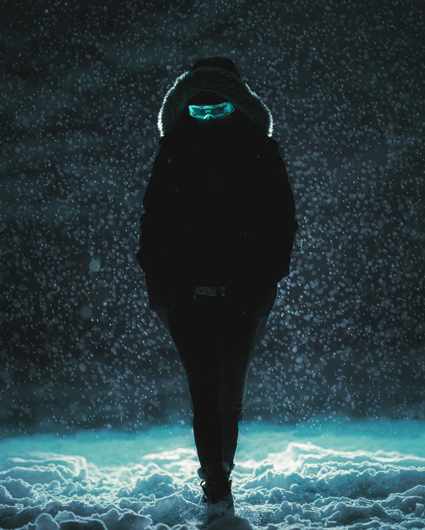 You&rsquo;re as cold as ice. 🥷❄️
.
Thanks @hustleandgrindmedia for putting up with freezing cold and my shenanigans. It was well worth the shot 😩👌
.
@mr_5lade 
@sony 
@sonyalpha 
.
#cyberpunk #snowninja #dystopia #frozenwasteland #frozen #scifi #s