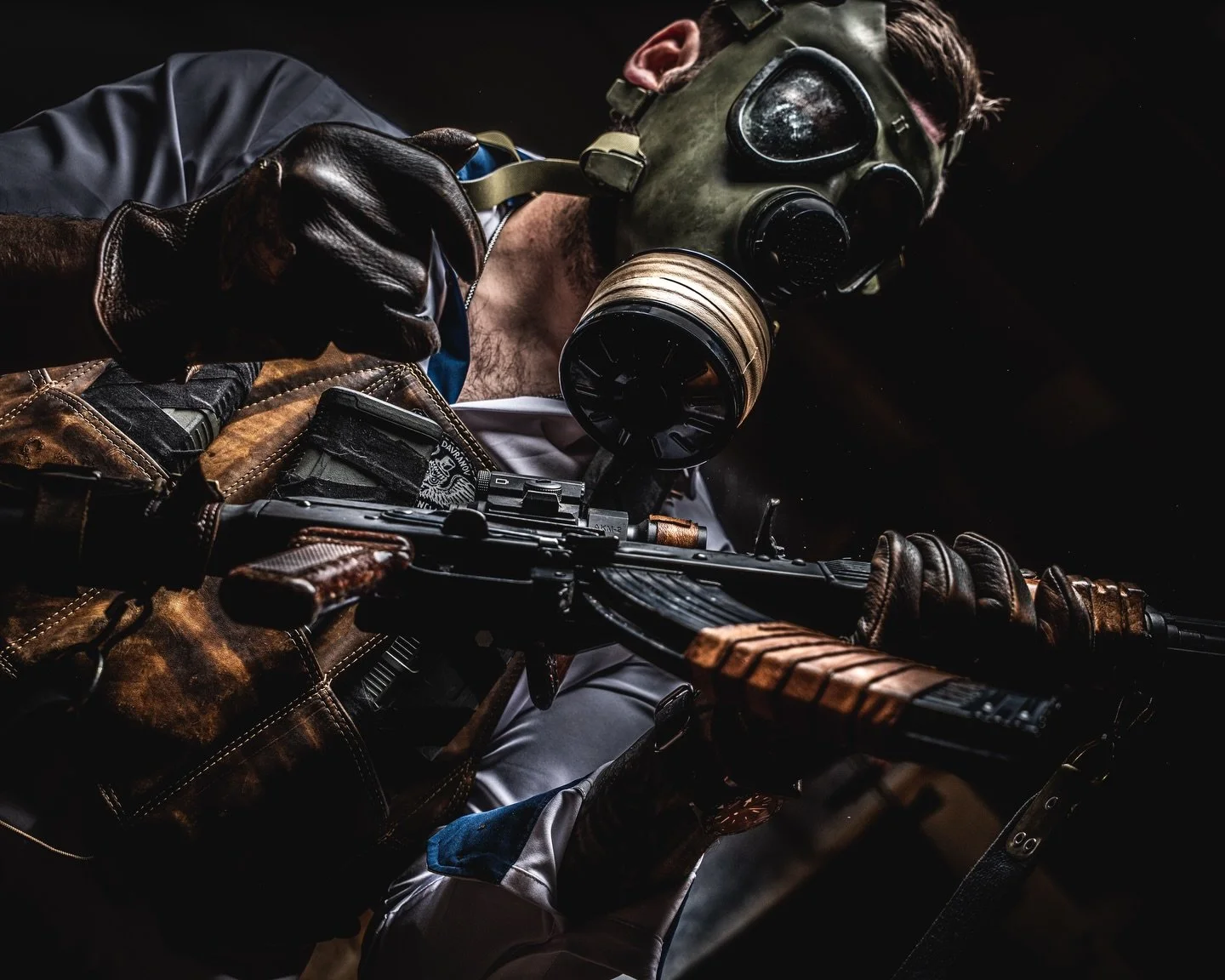 I like to wear a nice button up shirt on date night. 
.
@davranov leather tape and chest rig
.
#davranov #customleather #filmsetphotography #tacticalphotographer #cinematicvisuals