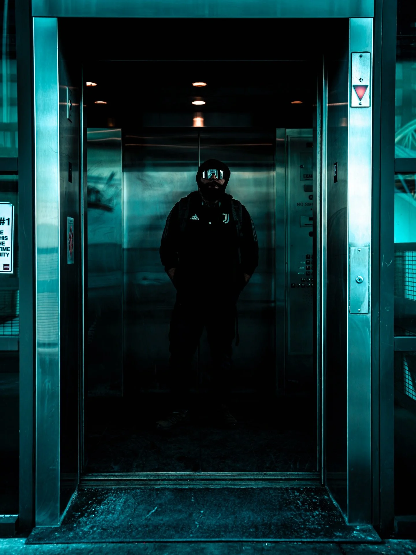 Blade runner blues
.
#bladerunner #scifi #torquoise