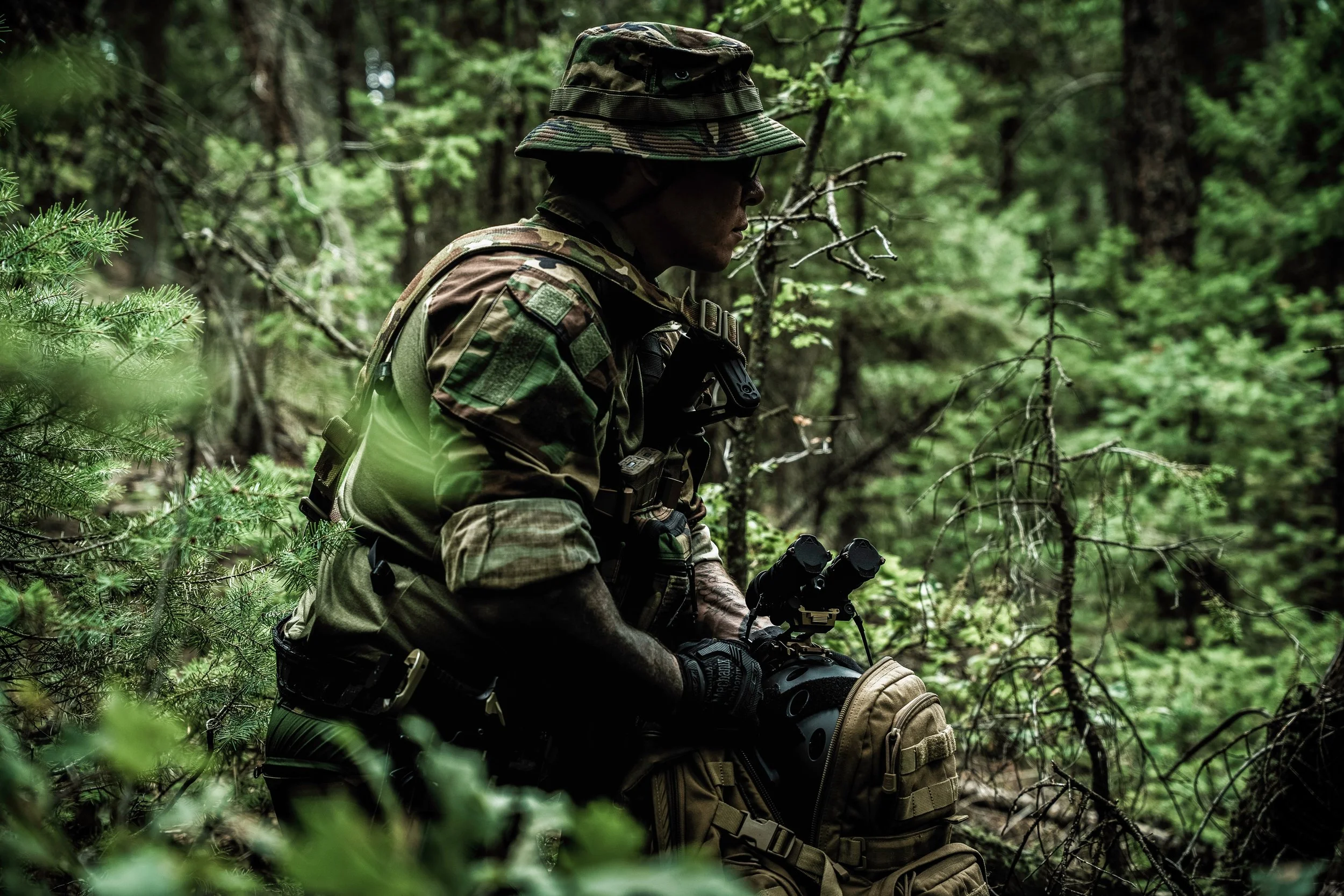 Into the woods 🌲 
.
@babyface_outlaw 🕺
@spectersolutionsllc NVG dealer 
@5.11 boonie / Rush Pack
.
#godsplaid #m81 #nightvision