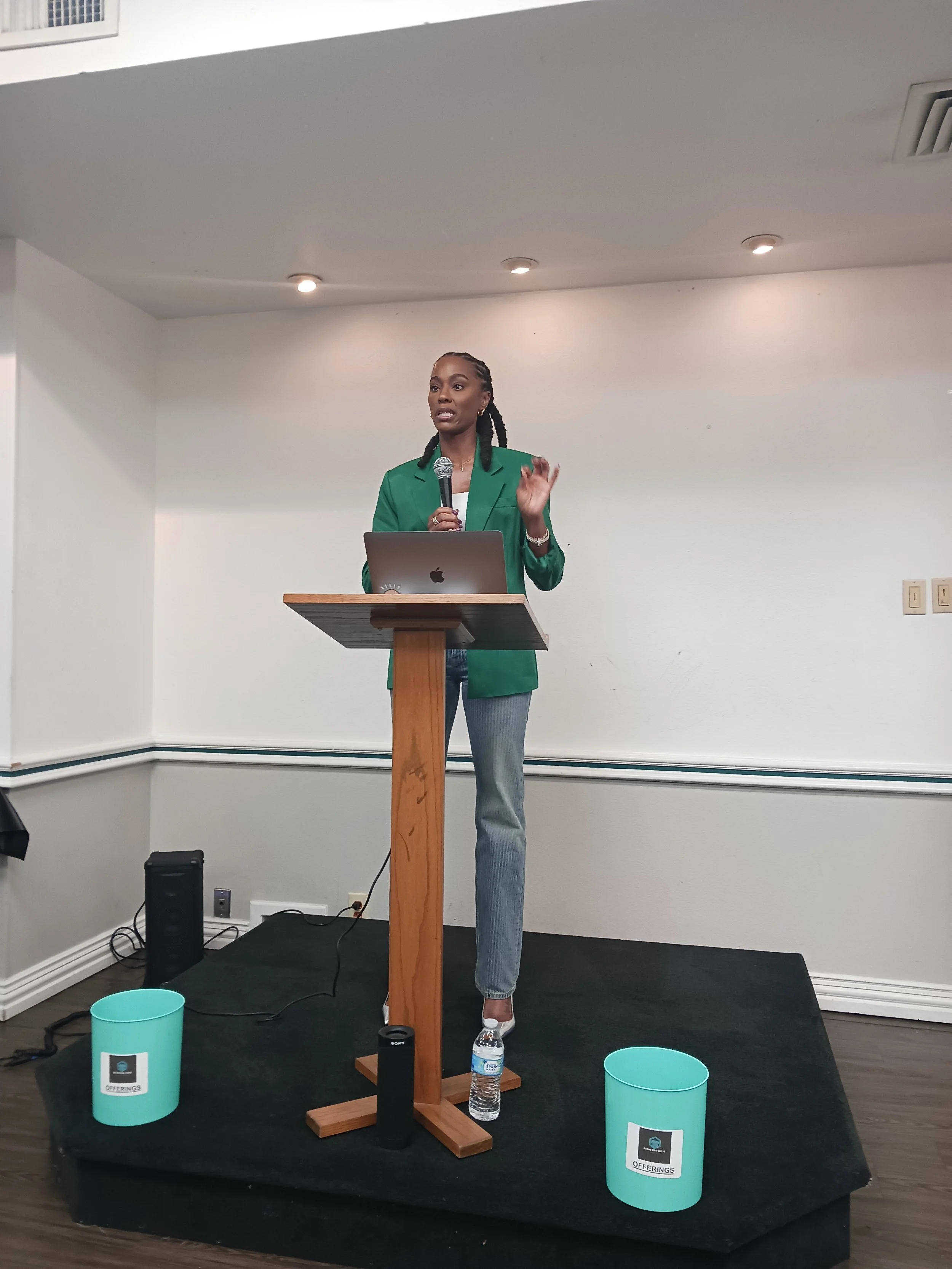 Shatory ministering the Word of the Lord at the Prophetic Worship, Word & Prayer 10/3/25