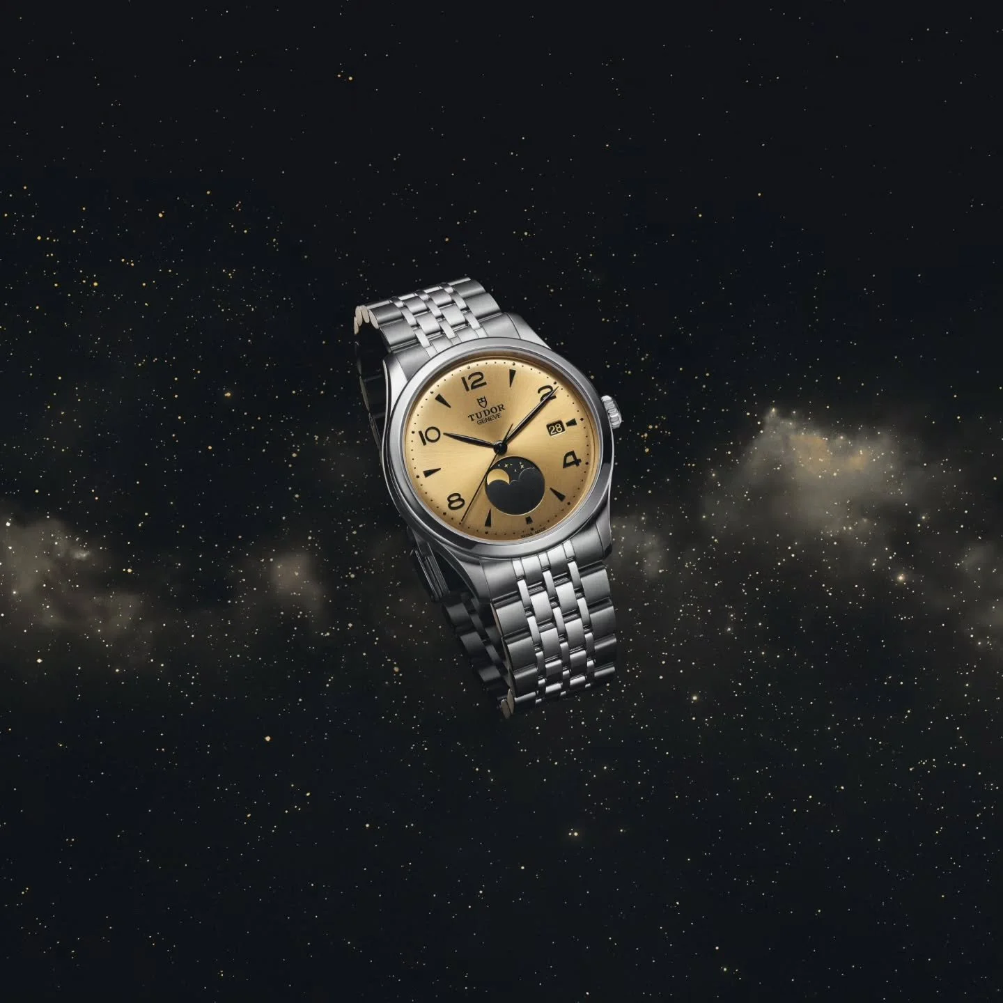 Introducing the TUDOR 1926 Luna &mdash; the first @tudorwatch with a moon-phase, set at 6 o&rsquo;clock in a refined 39 mm steel case, with new domed dials in Champagne, Black and Blue. A little lunar magic for the extraordinary everyday🌙 #KioskAgen