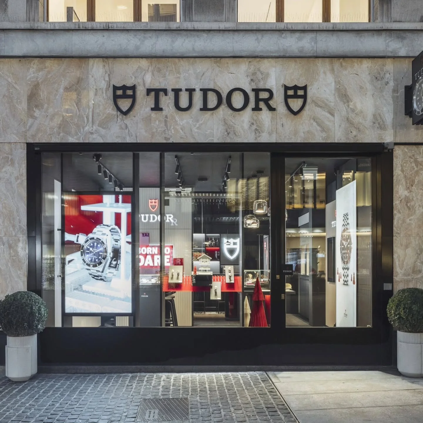 Last week, we celebrated the opening of the first @tudorwatch Boutique in Geneva - the city where its story began and where its #BornToDare spirit continues to evolve 🇨🇭 #KioskAgency