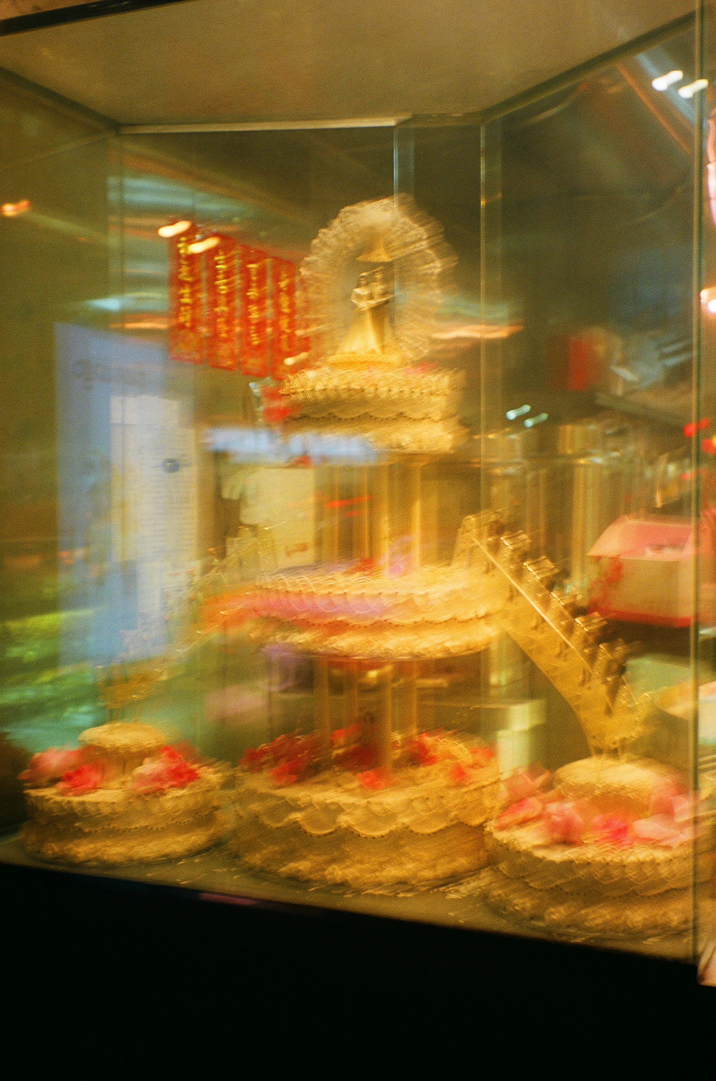 NYC WEDDING CAKE - Ariana Molly copy.jpg