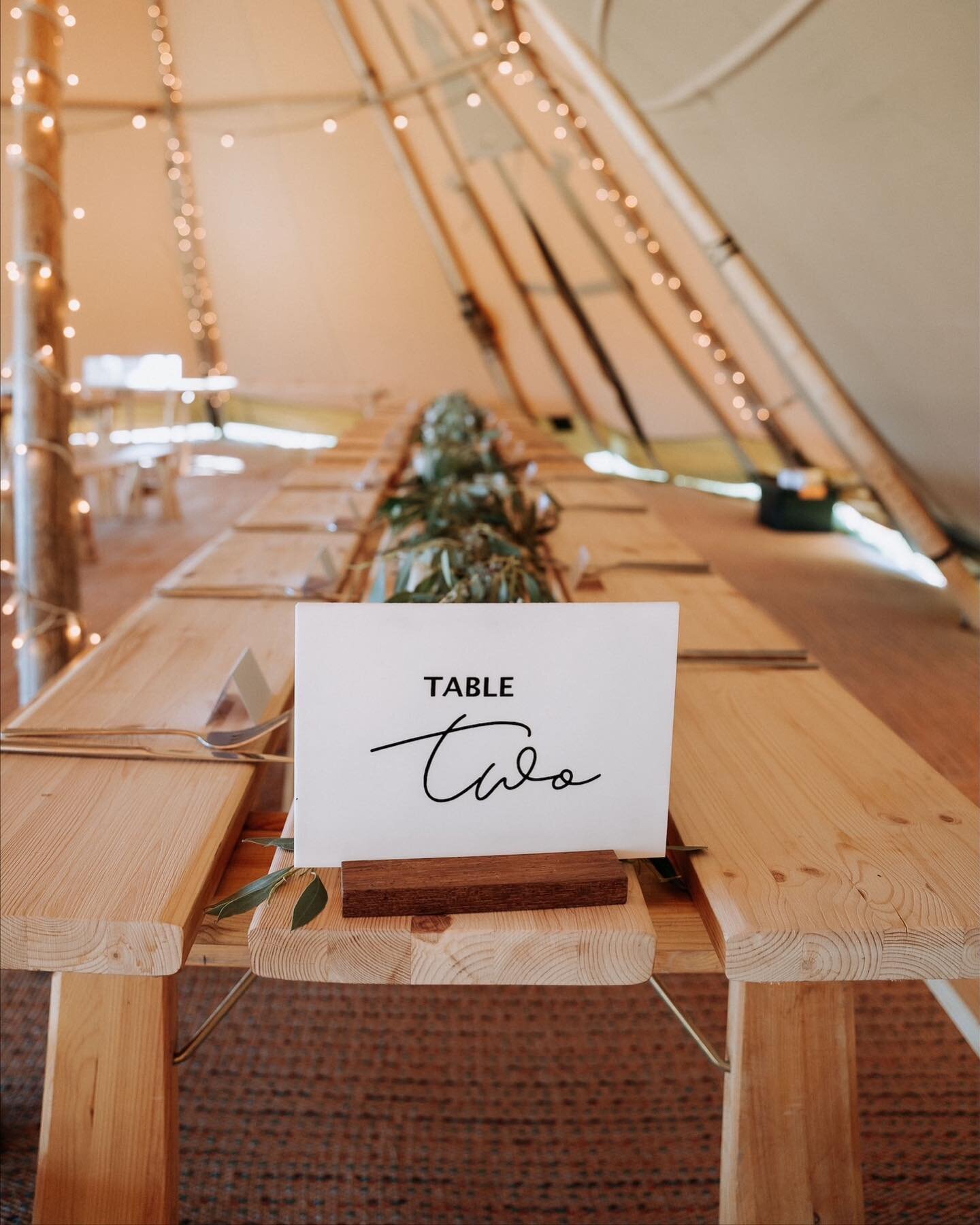 Don&rsquo;t forget about the little details that can make a huge difference 🤍 

Photographer : @katealexandraphoto 

#tablenumbers #weddingsignage ##acrylicsignage #customsignage #centralotagowedding #nzwedding #otagowedding
