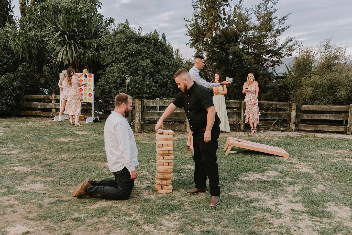 So much fun captured here 🤍 

Our lawn games have been a popular option this season for guests to use between the ceremony and reception - captured here at the beautiful @glendhustation 🤍 

#lawngames #giantjenga #connectfour #giantconnectfour #cor
