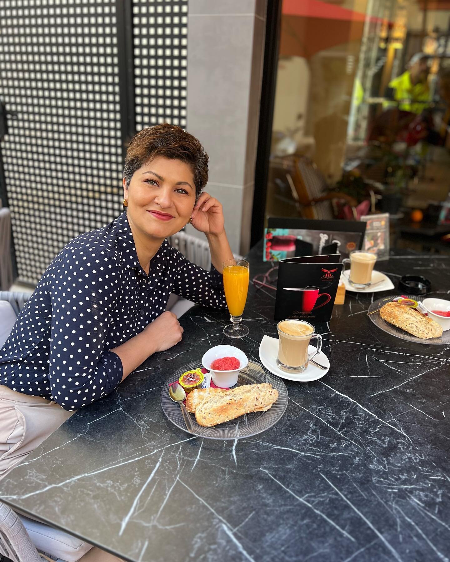 Que mejor compa&ntilde;&iacute;a 🥰🥰
#desayunosaludable #enlamejorcompa&ntilde;ia #eagleloungecafe#marbella #centro#disfrutandoelmomento #desayno #cafe#illy#tapas#vinos#cerveza#