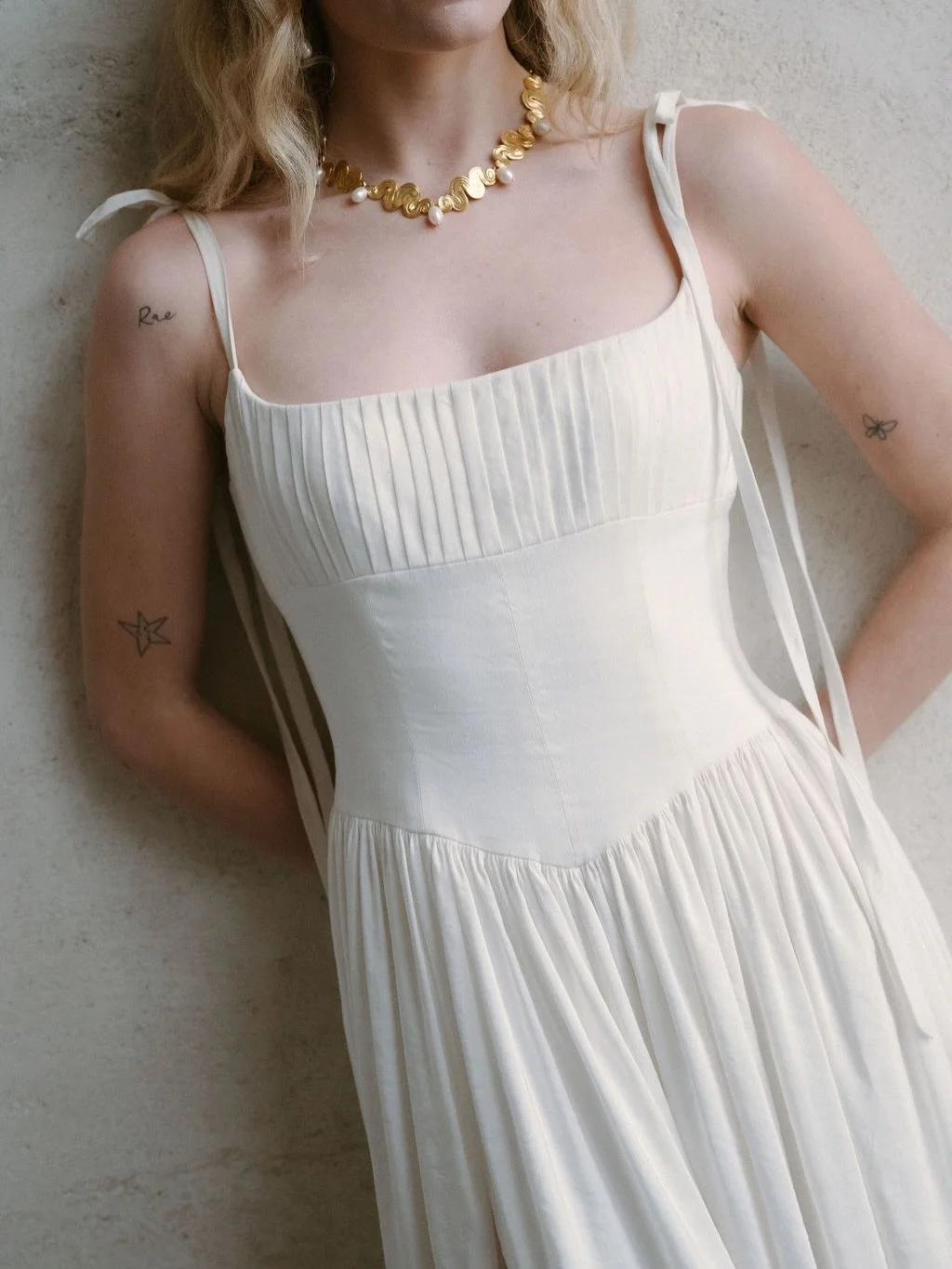 For the bride who knows traditional bridal doesn&rsquo;t quite feel right for her, but still wants to feel timeless and romantic 🌹

For the bride who loves the texture that comes with natural fabrics, silk and linen, woven in a British mill 🪡

For 