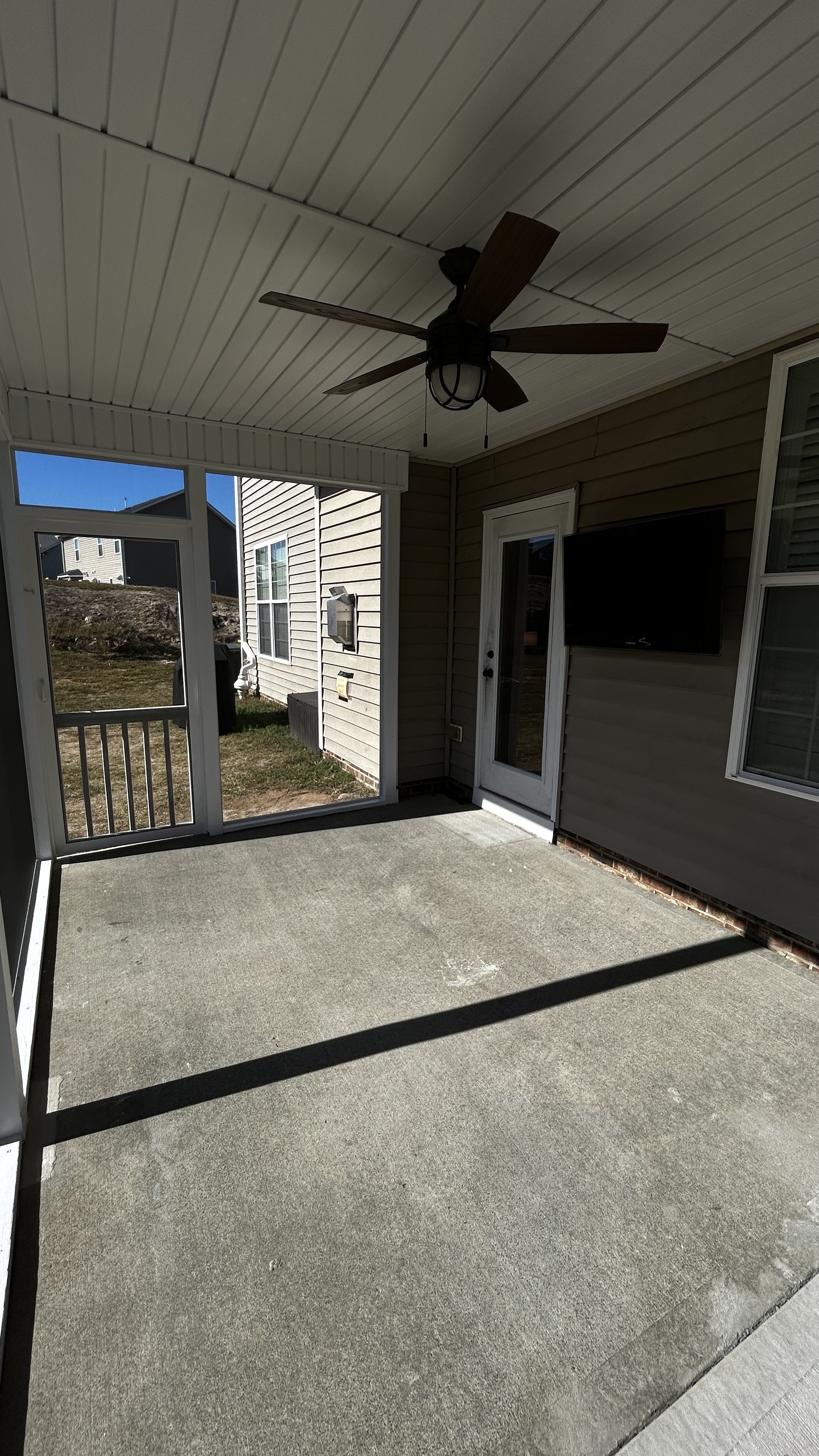 Howard Screened Patio: ScreenEZE Brand Screens