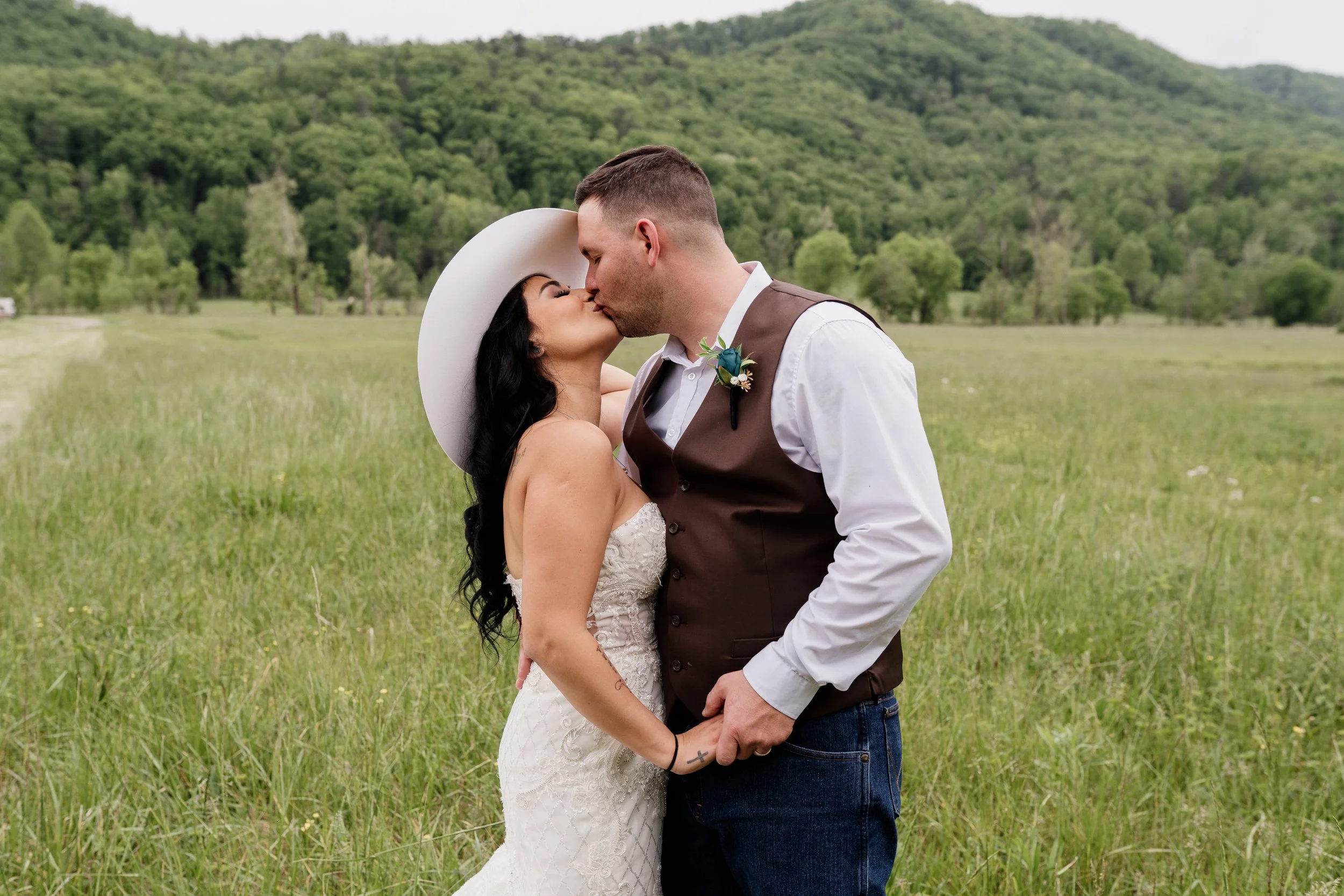 9 4. Bride and Groom.jpg