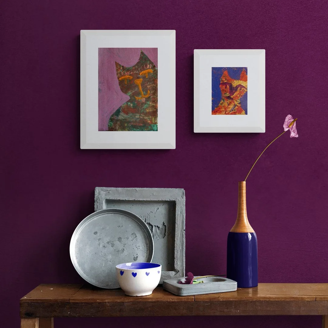 Rustic_bench_seat_with_ceramics_and_plant.jpg
