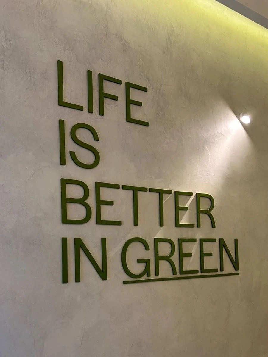 Green is more than just a colour&mdash;it&rsquo;s a symbol of life, renewal, and balance 🌲🍃🌱

Deep green hues, found in our fav whole foods, are packed with nutrients essential for your mind and body&rsquo;s vitality 

It signifies growth and emot