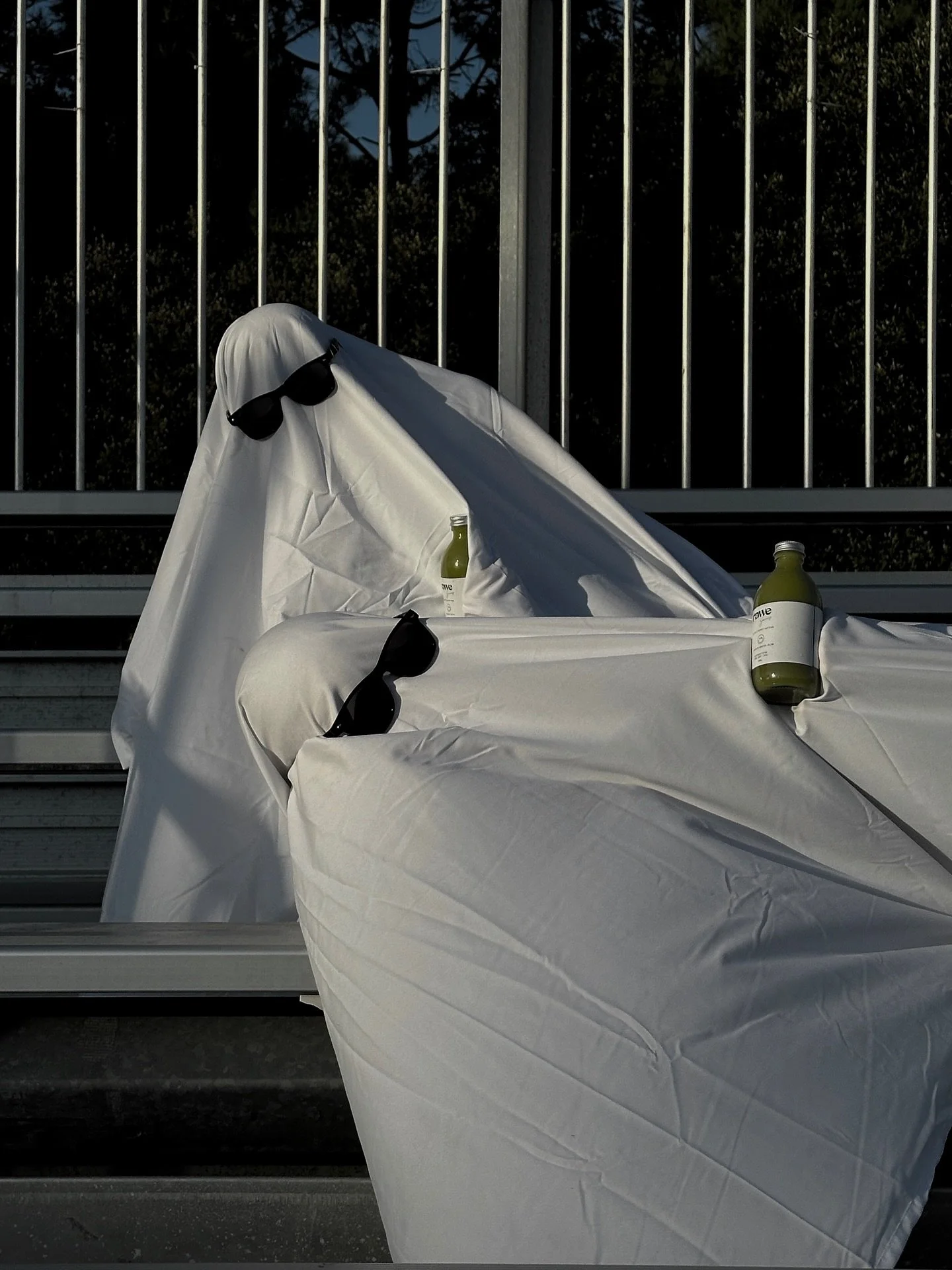 Spooky Szn! 👻 🎃 
Feeling like a zombie lately? If bloating and fatigue have got you in a fright, it’s time to swap the tricks for some real treats. 
Our cold-pressed juices are designed to ditch the sluggish vibes and get you glowing. Say g