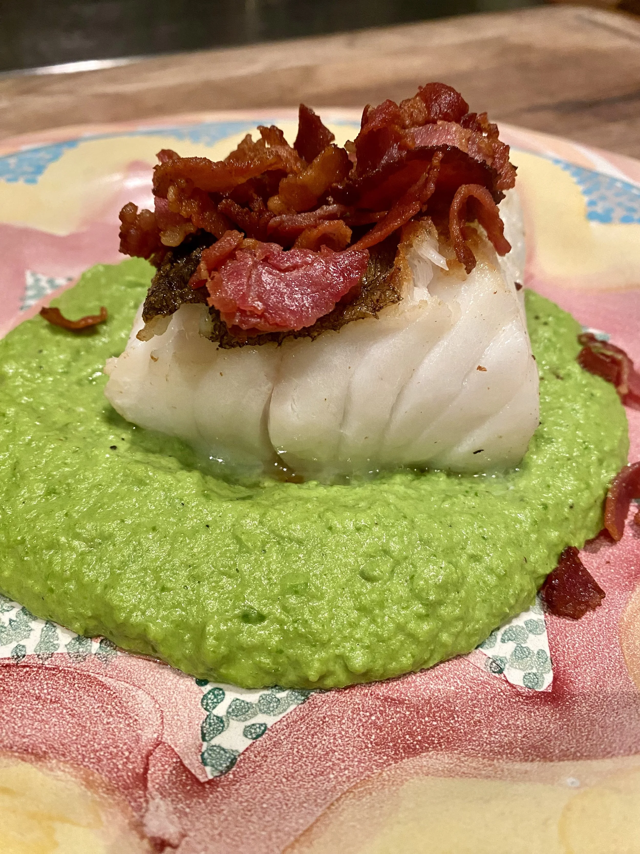 Stekt Skrei med Ertepurè og Baconsmør