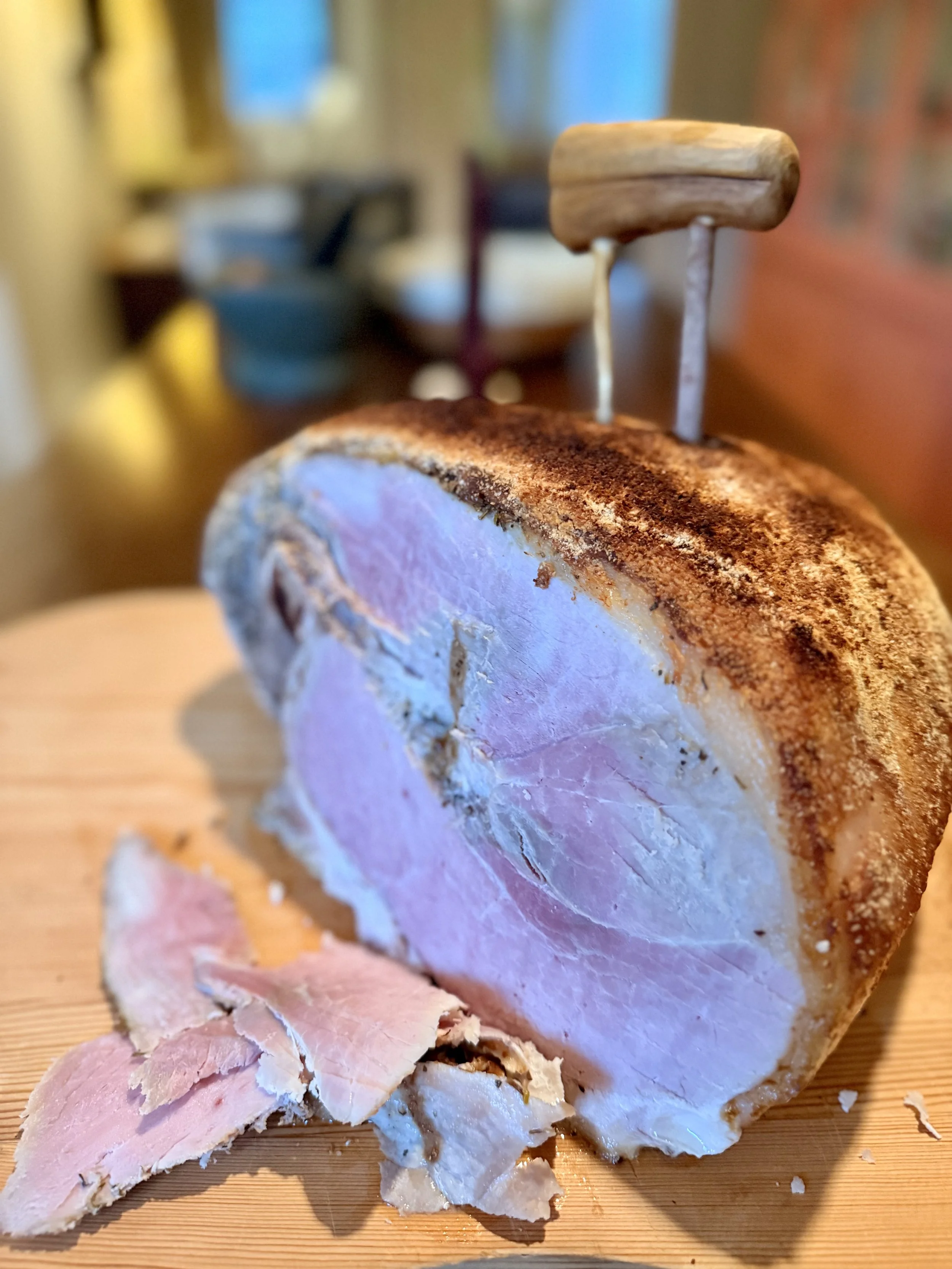 Juleskinke med Sennepsaus