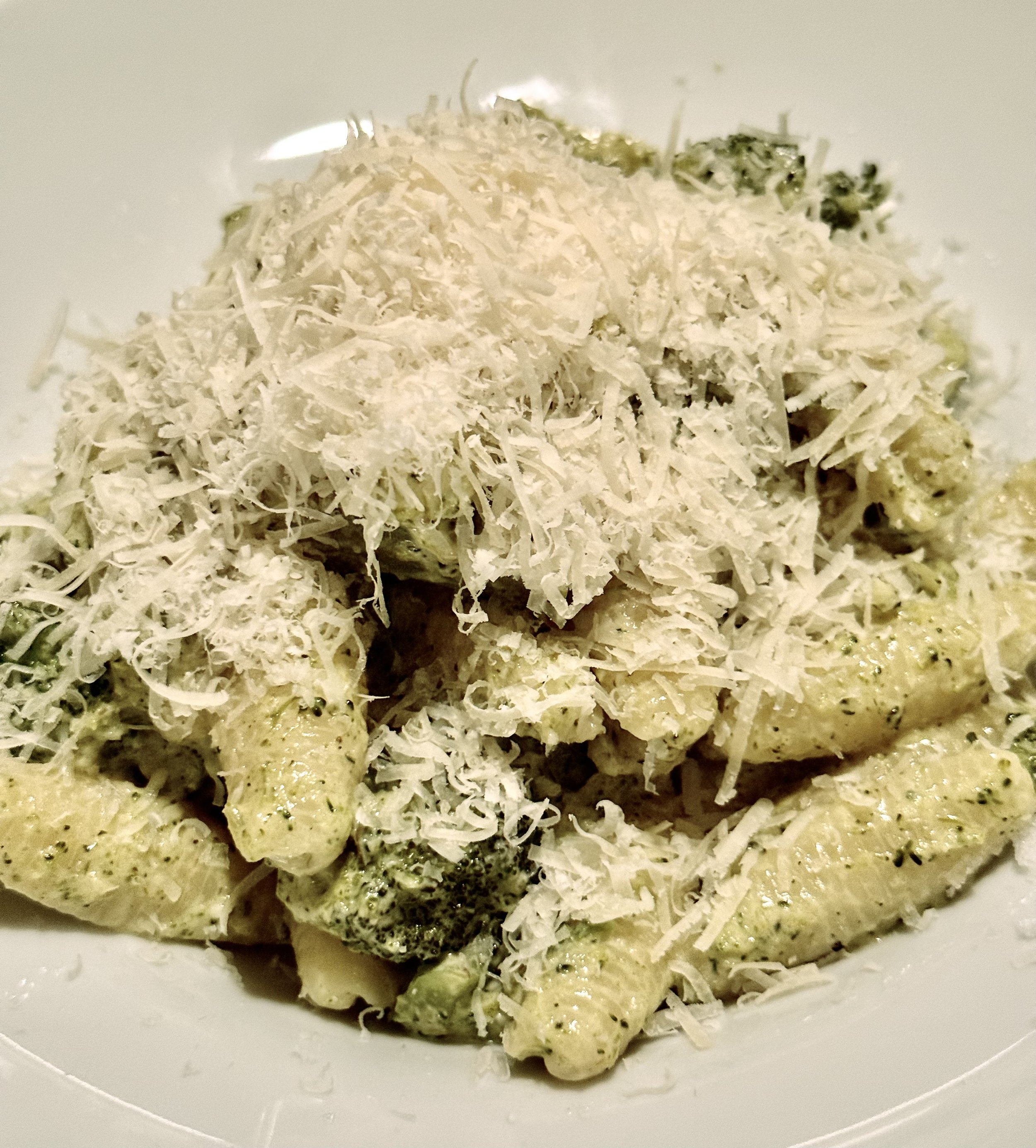 Pasta med Kremet Brokkolisaus