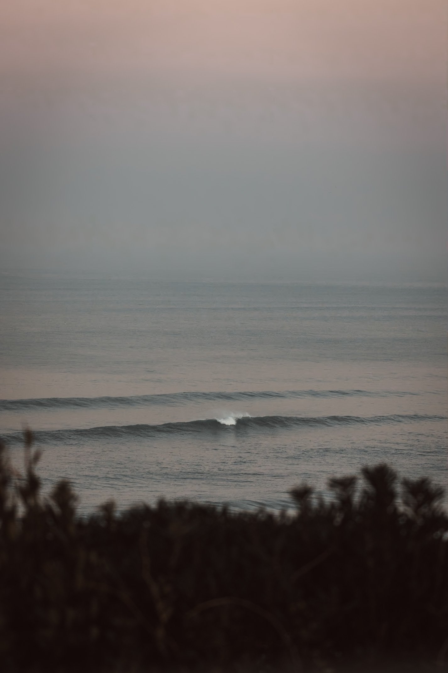 Lonely wave (Vertical)