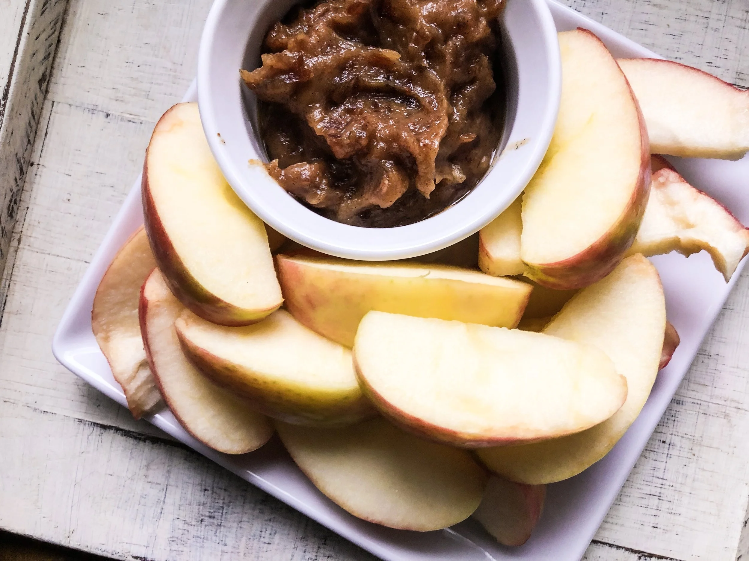 Date Carmel with Apple Slices