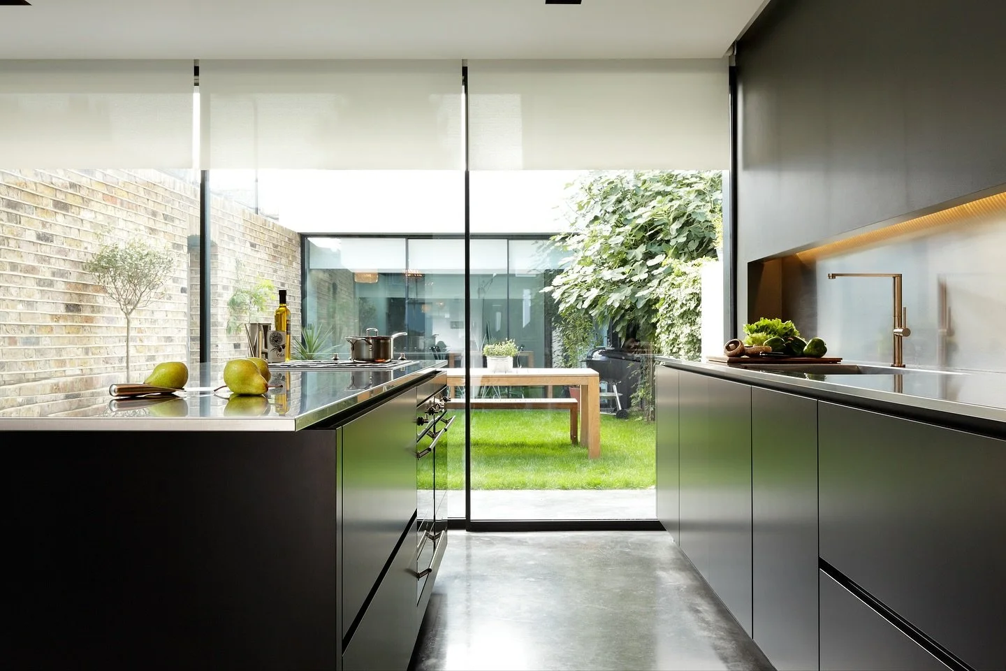 Looking for kitchen design inspiration? Head over to the gallery on our website for more kitchen design ideas&hellip; 

Link in bio 👆