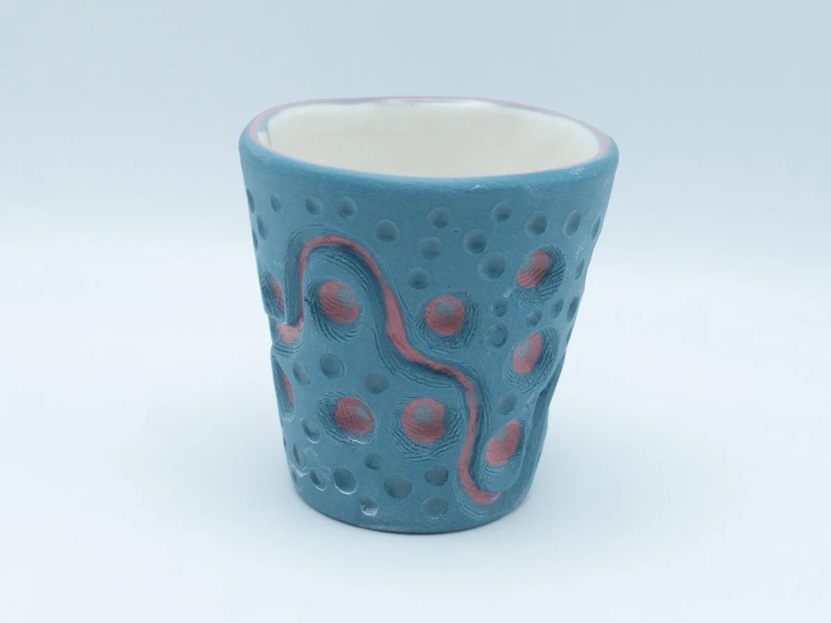 carved green/red small cup-2026-2½Hx2½Wx2½D

