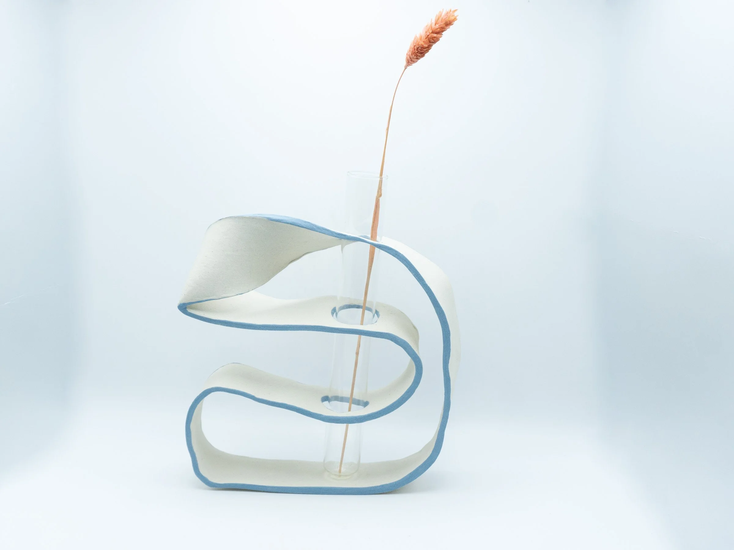 Pacman Mobius Vase-2025-8"HX6½"WX1½"D