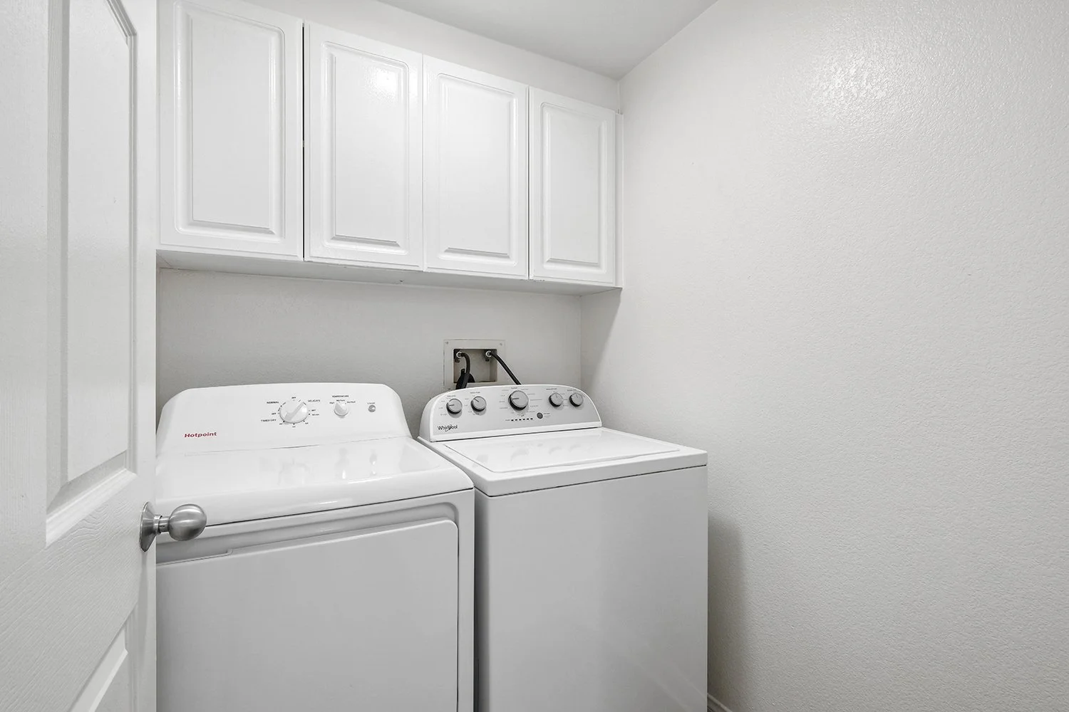 In unit washer/dryer in Crescent Heights Apartment