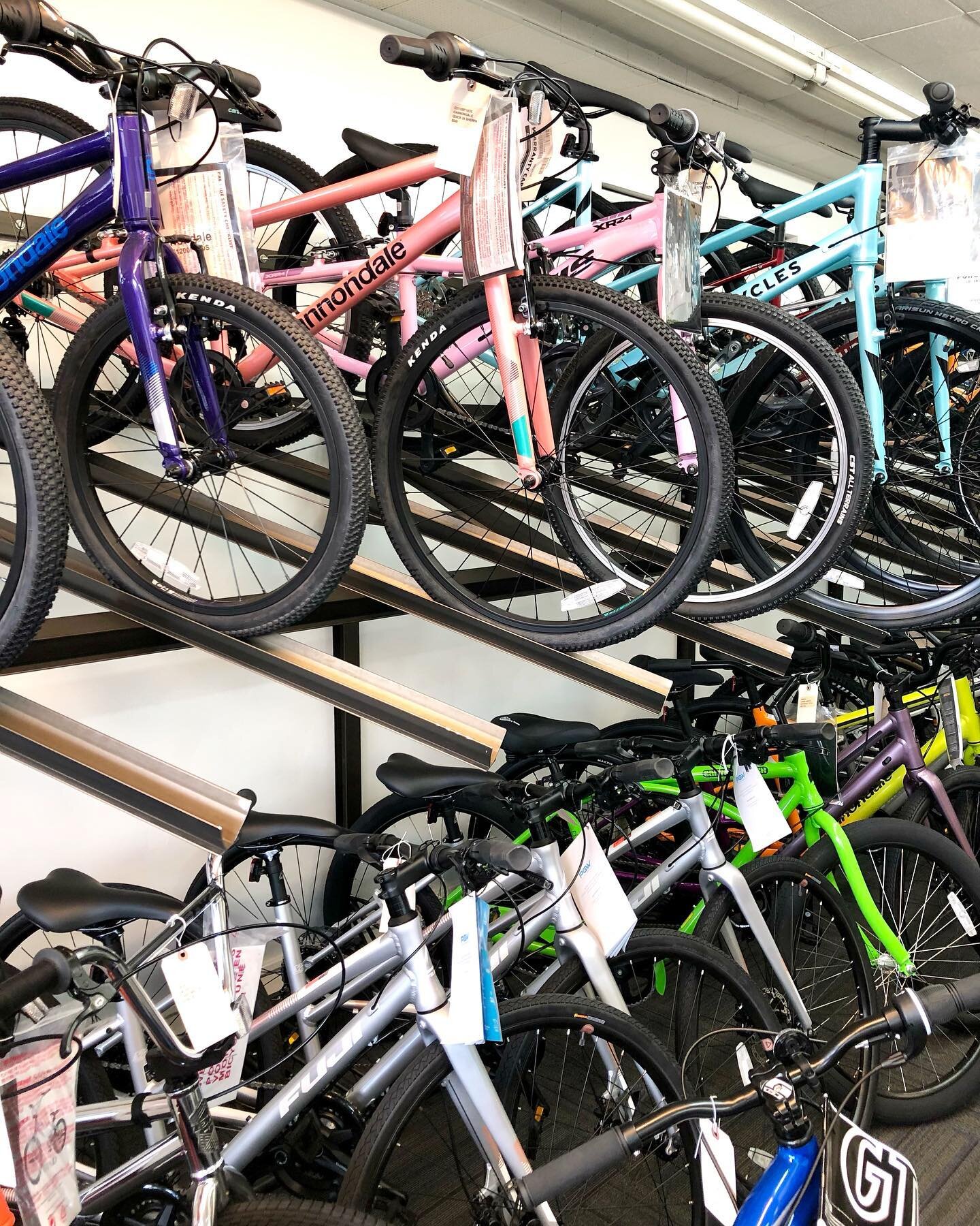 Bike sale!⚡️This month, Cannondale, Salsa and DK bicycles are all 20% off. Gazelle e-bikes are 15% off. There&rsquo;s beautiful weather ahead of us! Come in now 🤗

#jimsbicycleshop #ebike #e-bike #cargo #bicycleshop #shoplocal #ride #bike #bikeride 