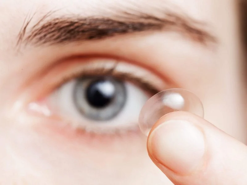 Essential Contact Lens Guide for Summer Holidays