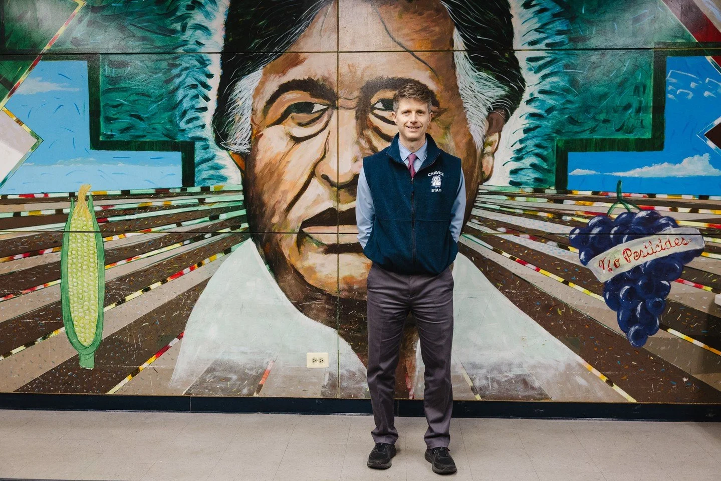 Chronic absenteeism isn't unique to Chicago. But TFA alum Barton Dassinger (Rio Grande Valley '98) has guided Ch&aacute;vez Elementary to a 96% attendance rate&mdash;and shares actionable solutions that can be replicated across Chicago and beyond. 

