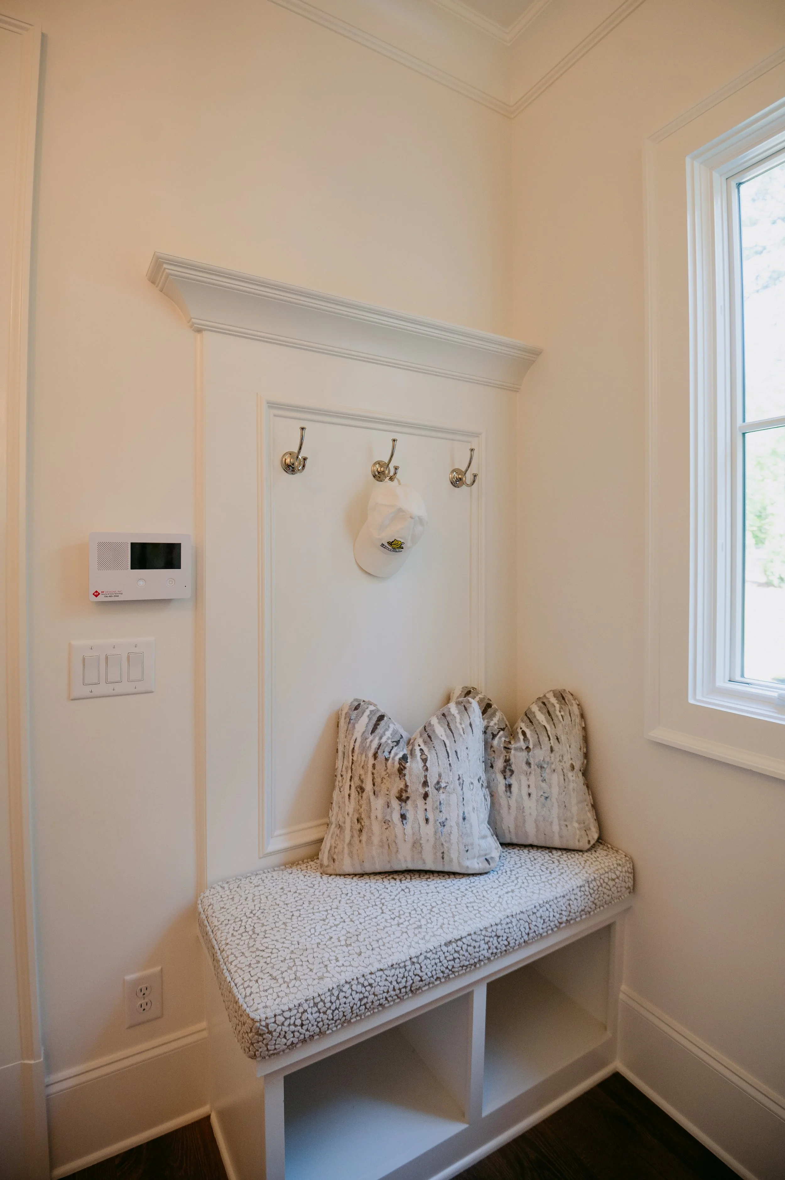 Hallway-128.jpg